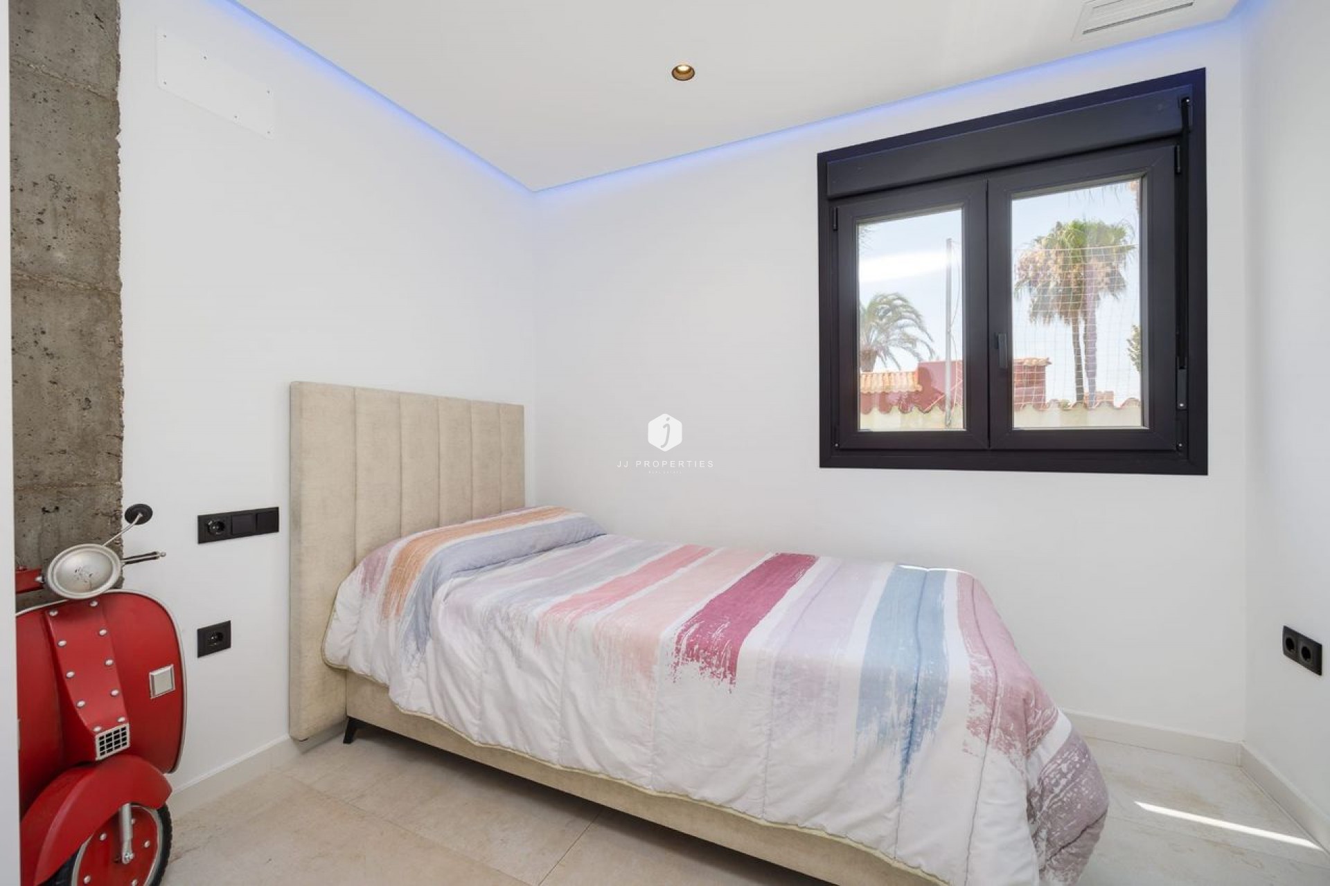 D'occasion - Villa -
Torrevieja - Costa Blanca