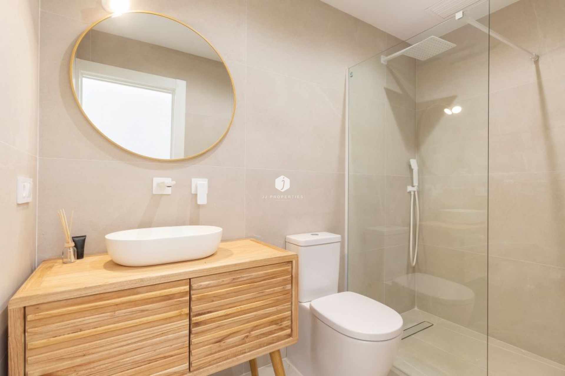 D'occasion - Villa -
Torrevieja - Costa Blanca