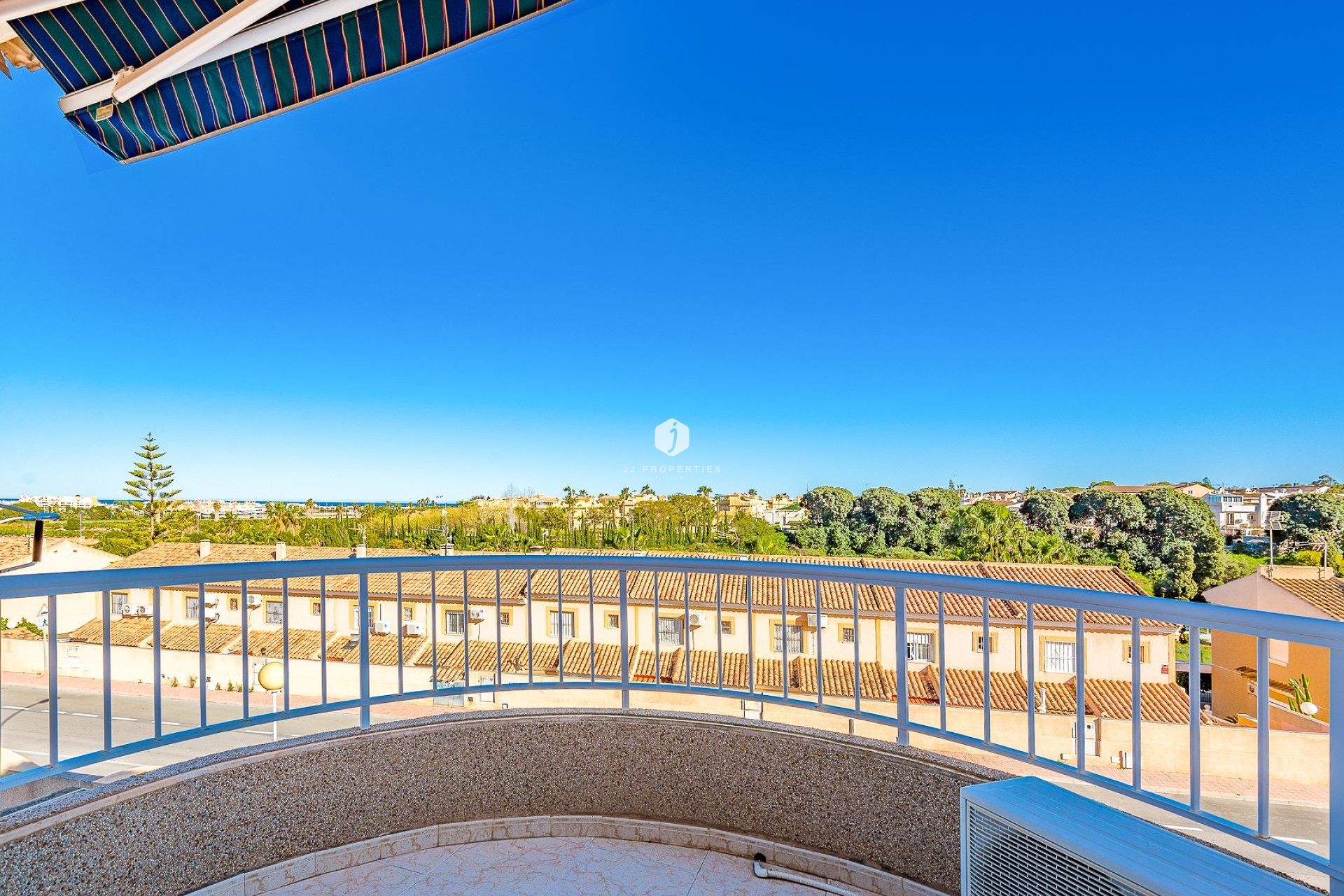 D'occasion - Villa -
Torrevieja - Costa Blanca