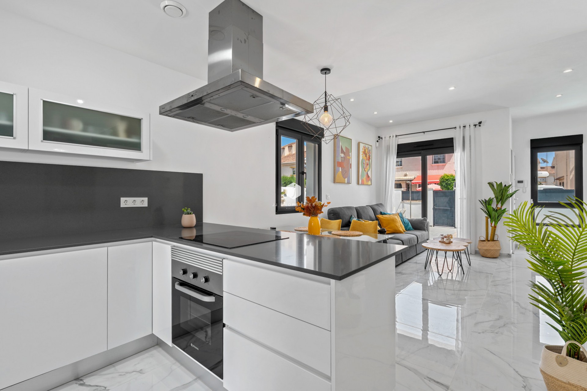 D'occasion - Villa -
Torrevieja - Costa Blanca