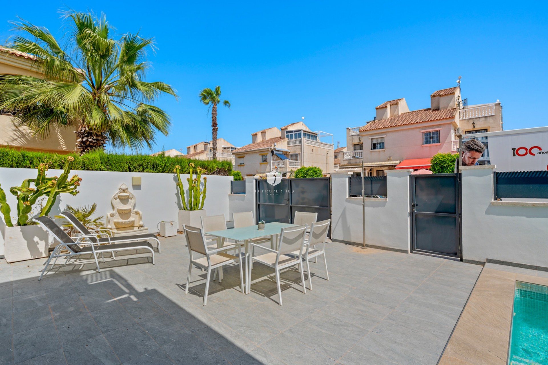 D'occasion - Villa -
Torrevieja - Costa Blanca