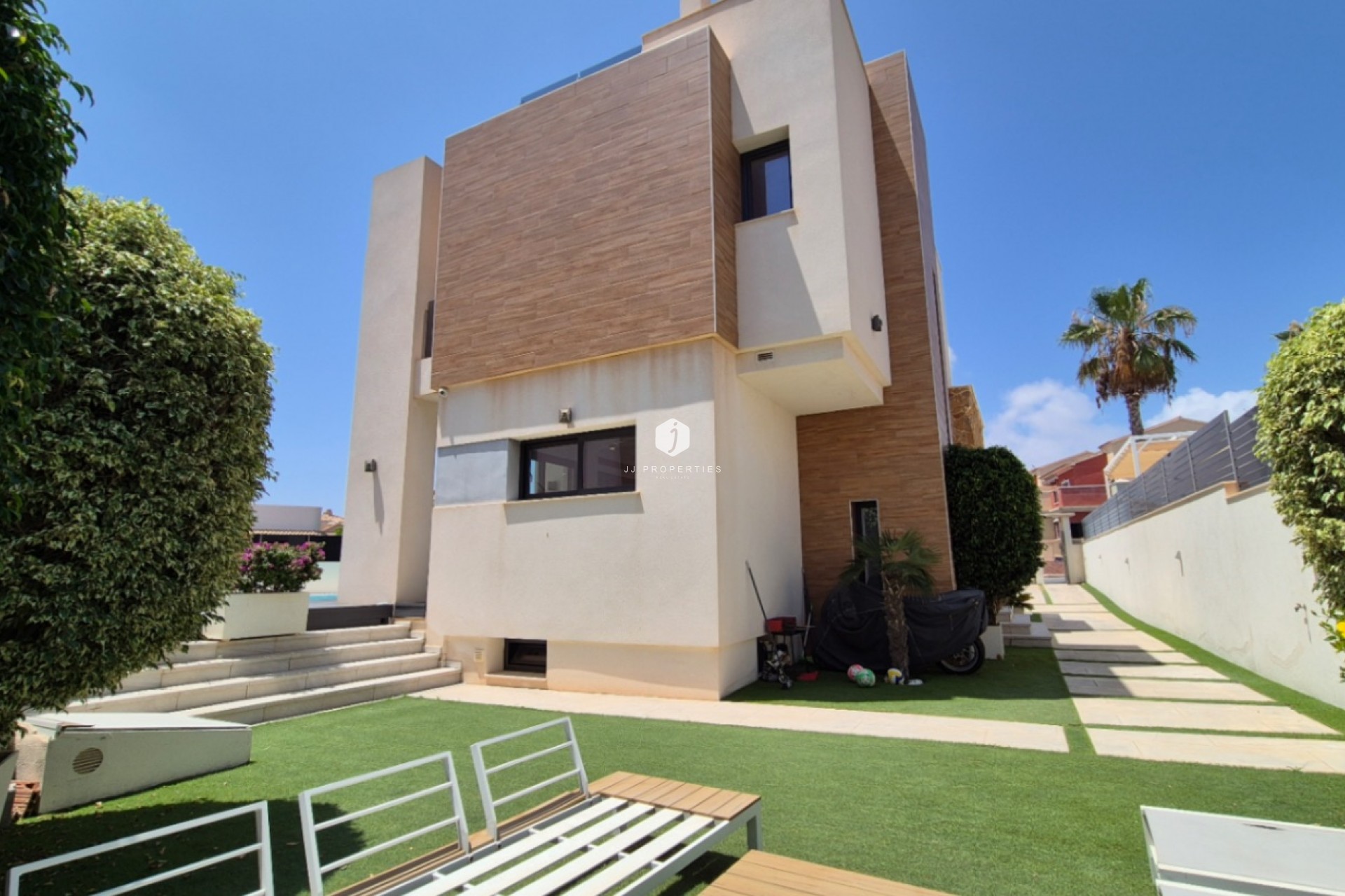 D'occasion - Villa -
Torrevieja - Costa Blanca