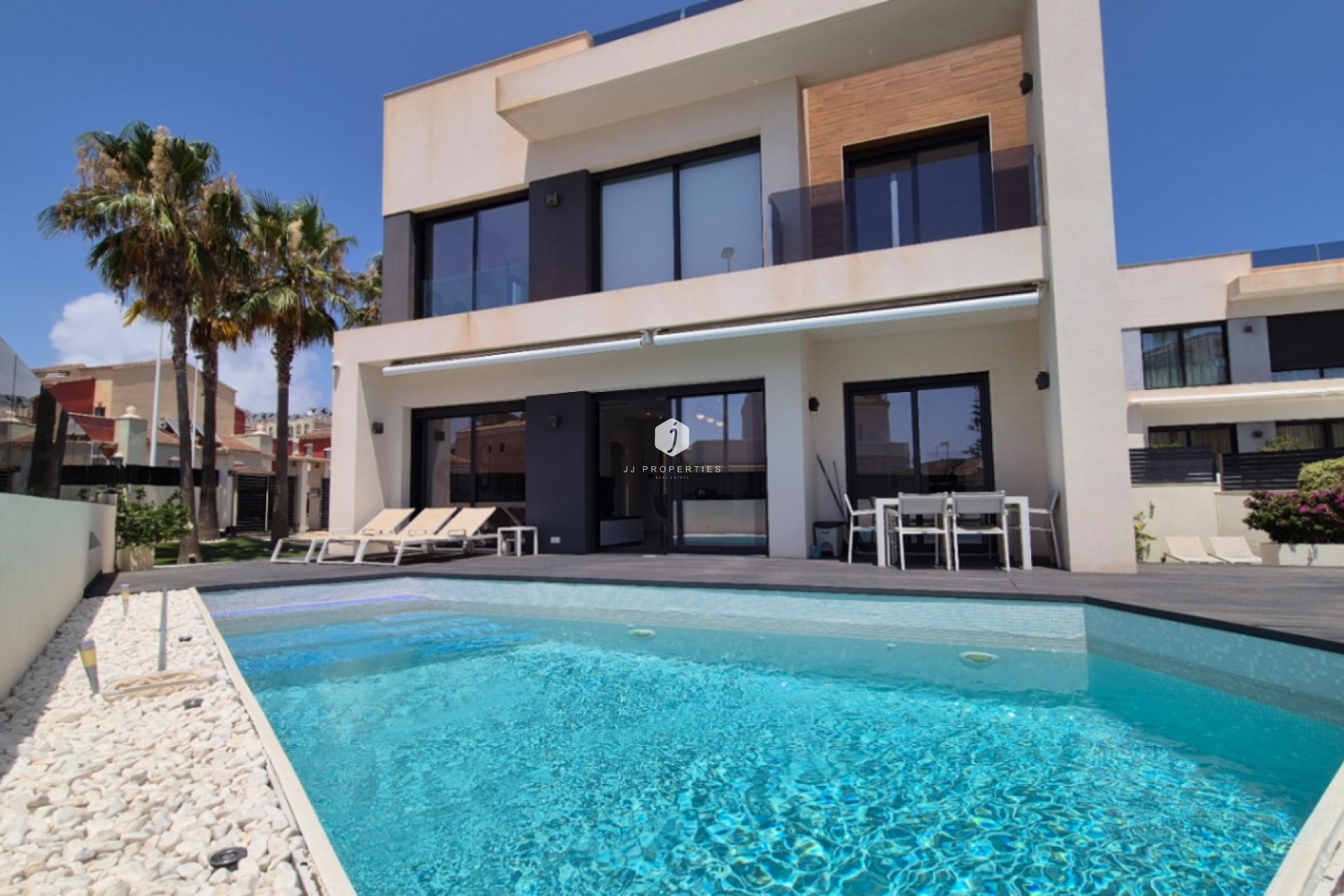 D'occasion - Villa -
Torrevieja - Costa Blanca