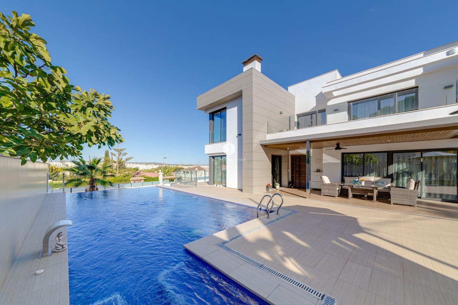 D'occasion - Villa -
Torrevieja - Costa Blanca