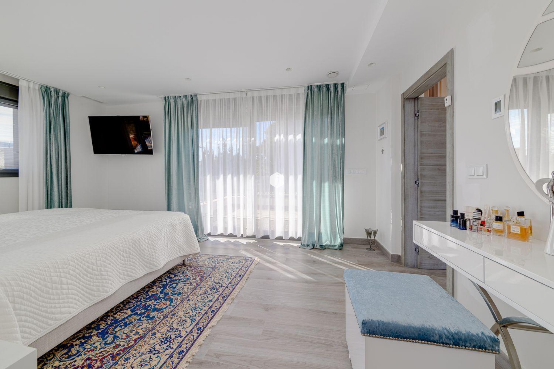 D'occasion - Villa -
Torrevieja - Costa Blanca