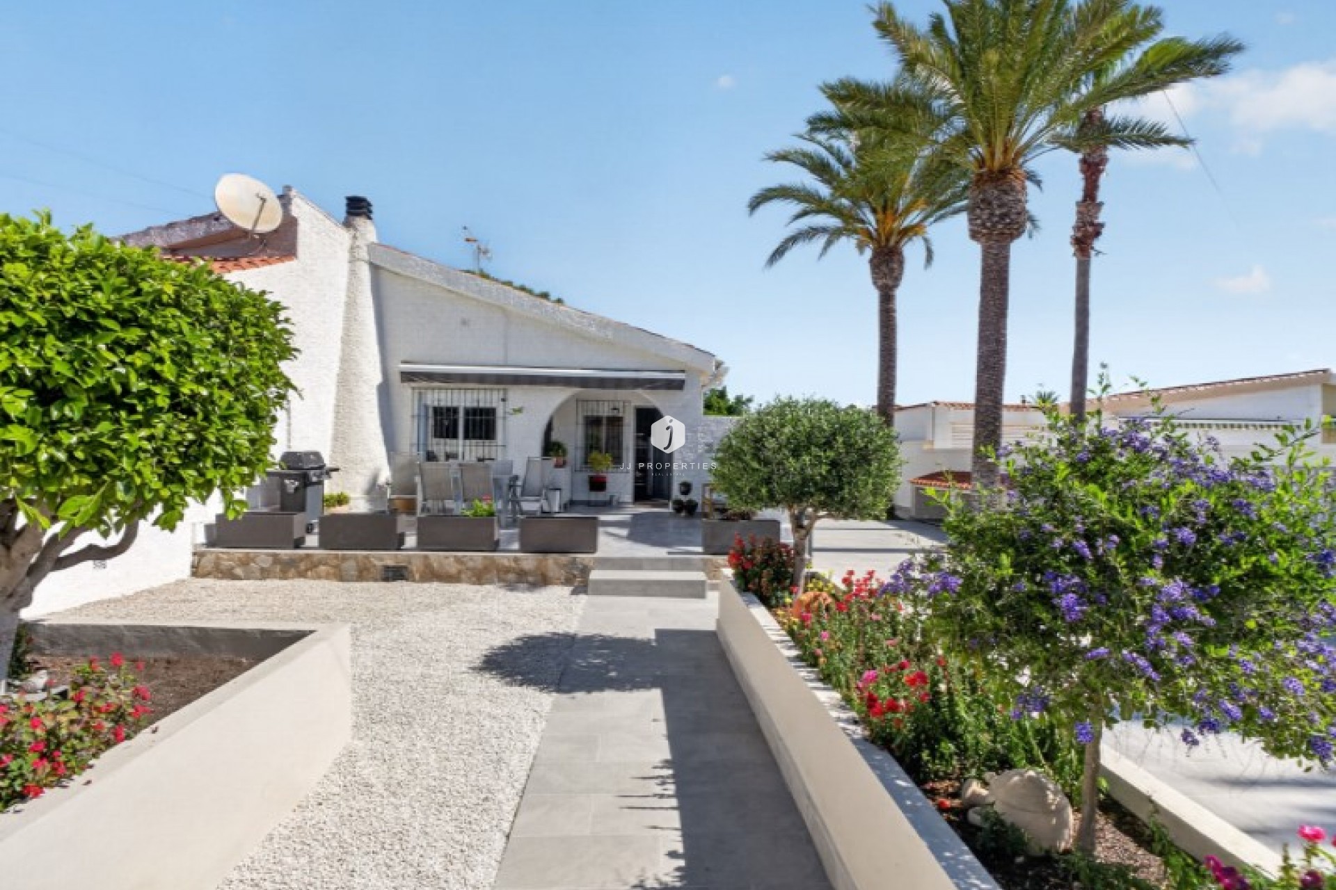 D'occasion - Villa -
Torrevieja - Costa Blanca