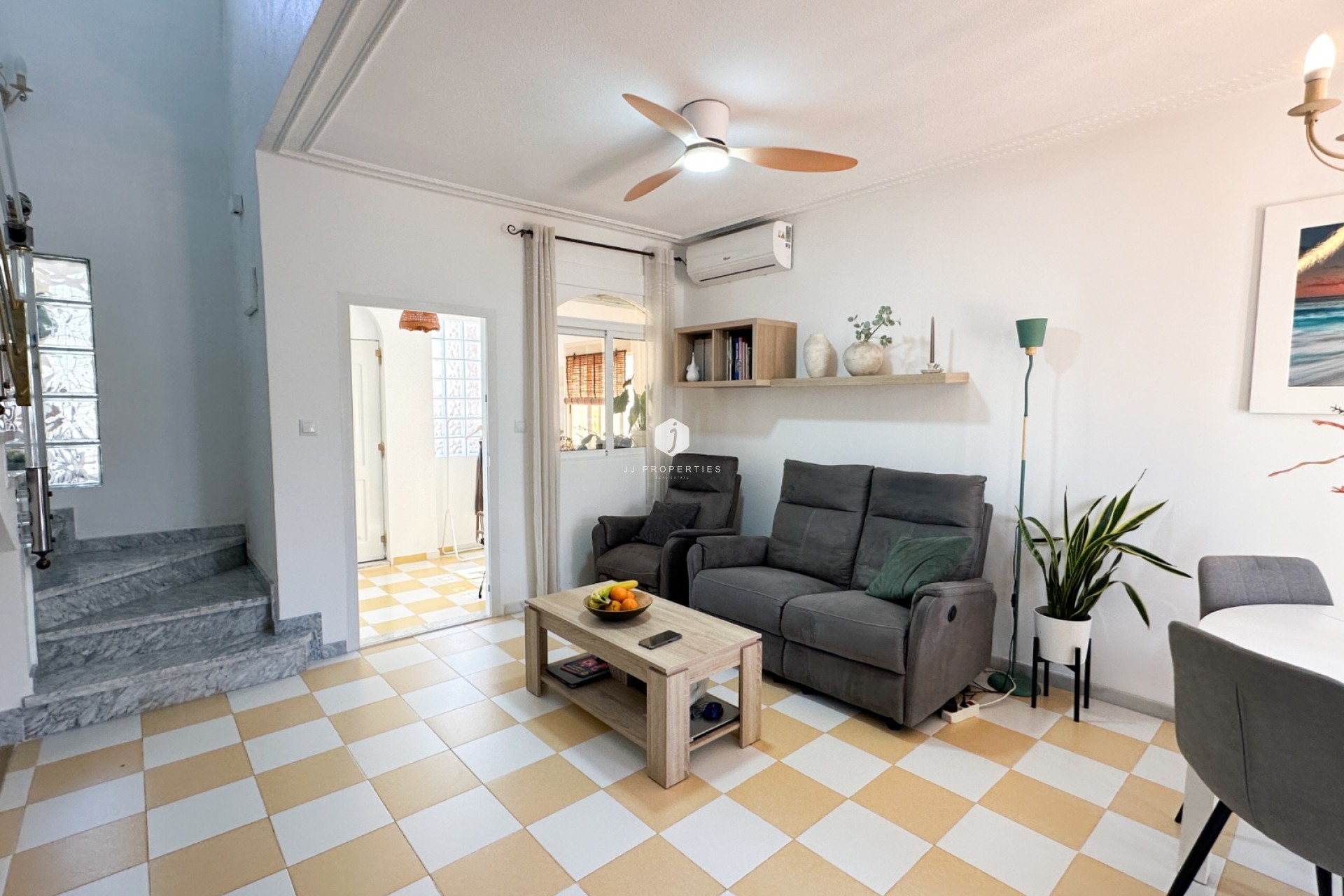 D'occasion - Villa -
Torrevieja - Costa Blanca