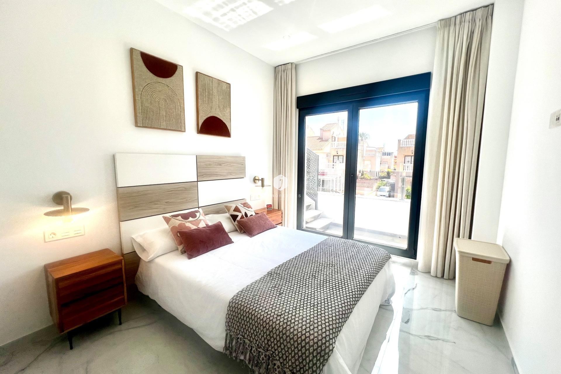 D'occasion - Villa -
Torrevieja - La Siesta - El Salado - Torreta