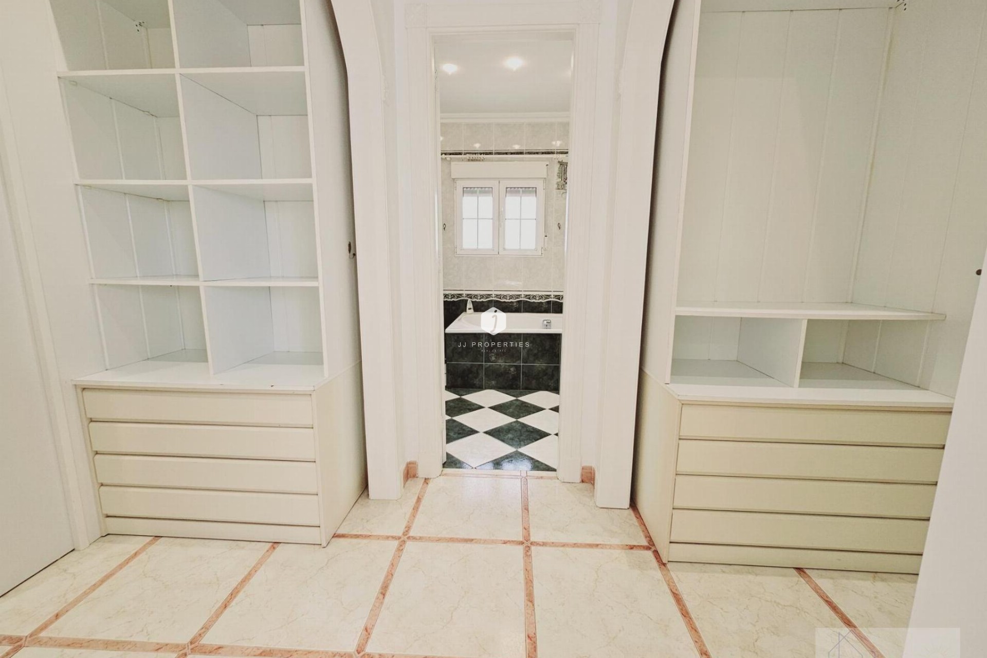 D'occasion - Villa -
Torrevieja - La Siesta - El Salado - Torreta