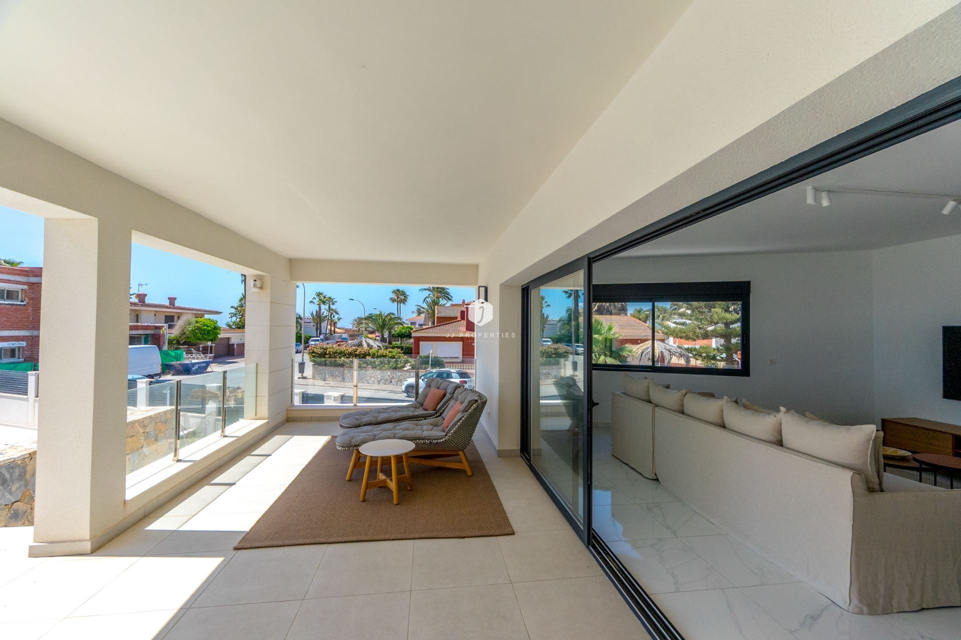 D'occasion - Villa -
Torrevieja - La veleta