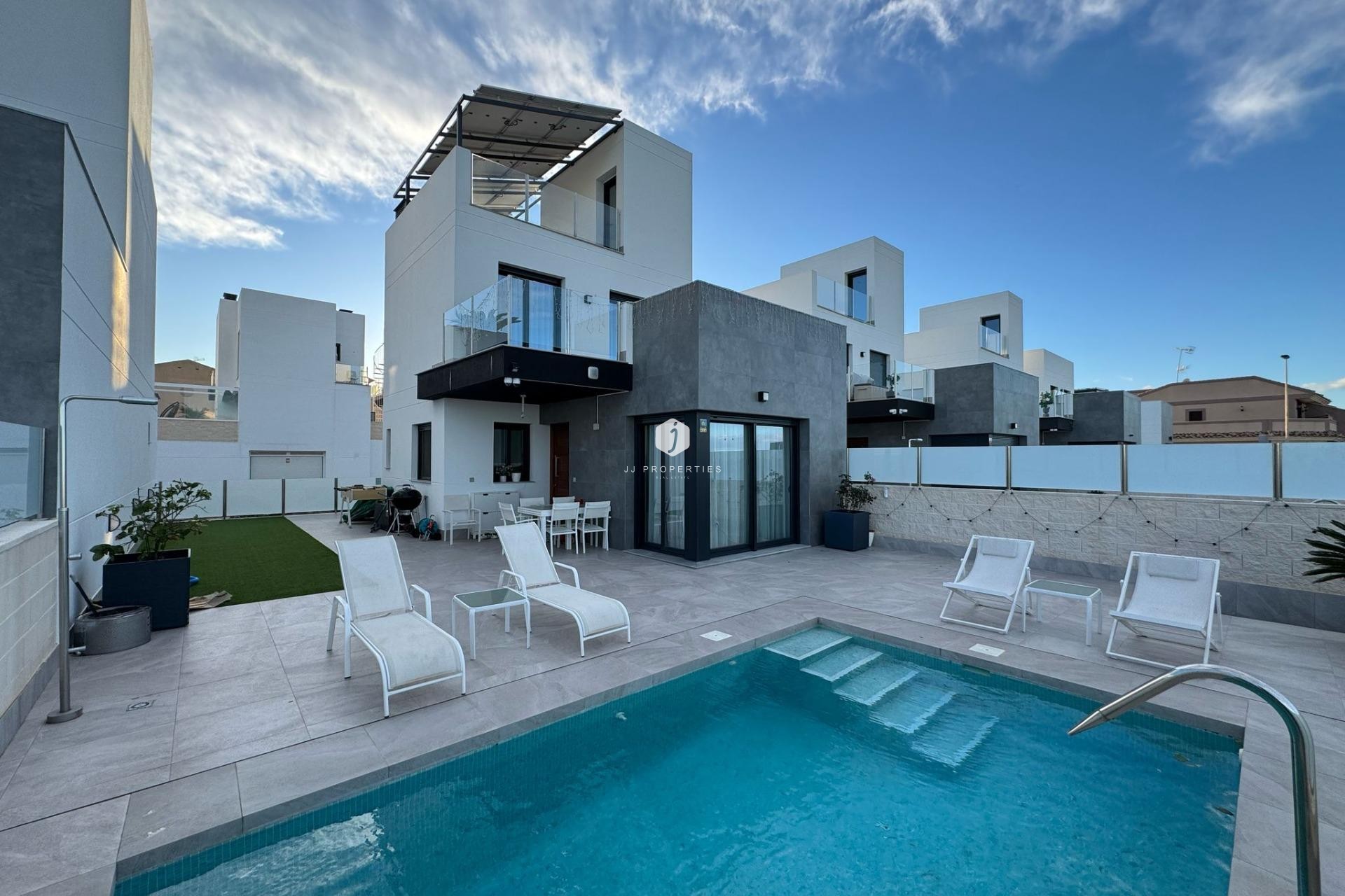 D'occasion - Villa -
Torrevieja - Los Balcones - Los Altos del Edén