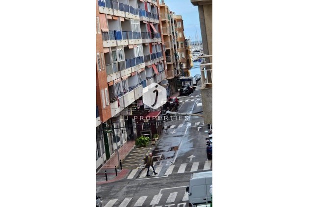 Daszek - Z drugiej ręki - Torrevieja -
                Acequion