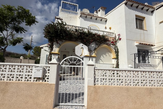 Duplex - Segunda mano - San Miguel de Salinas -
                Inland