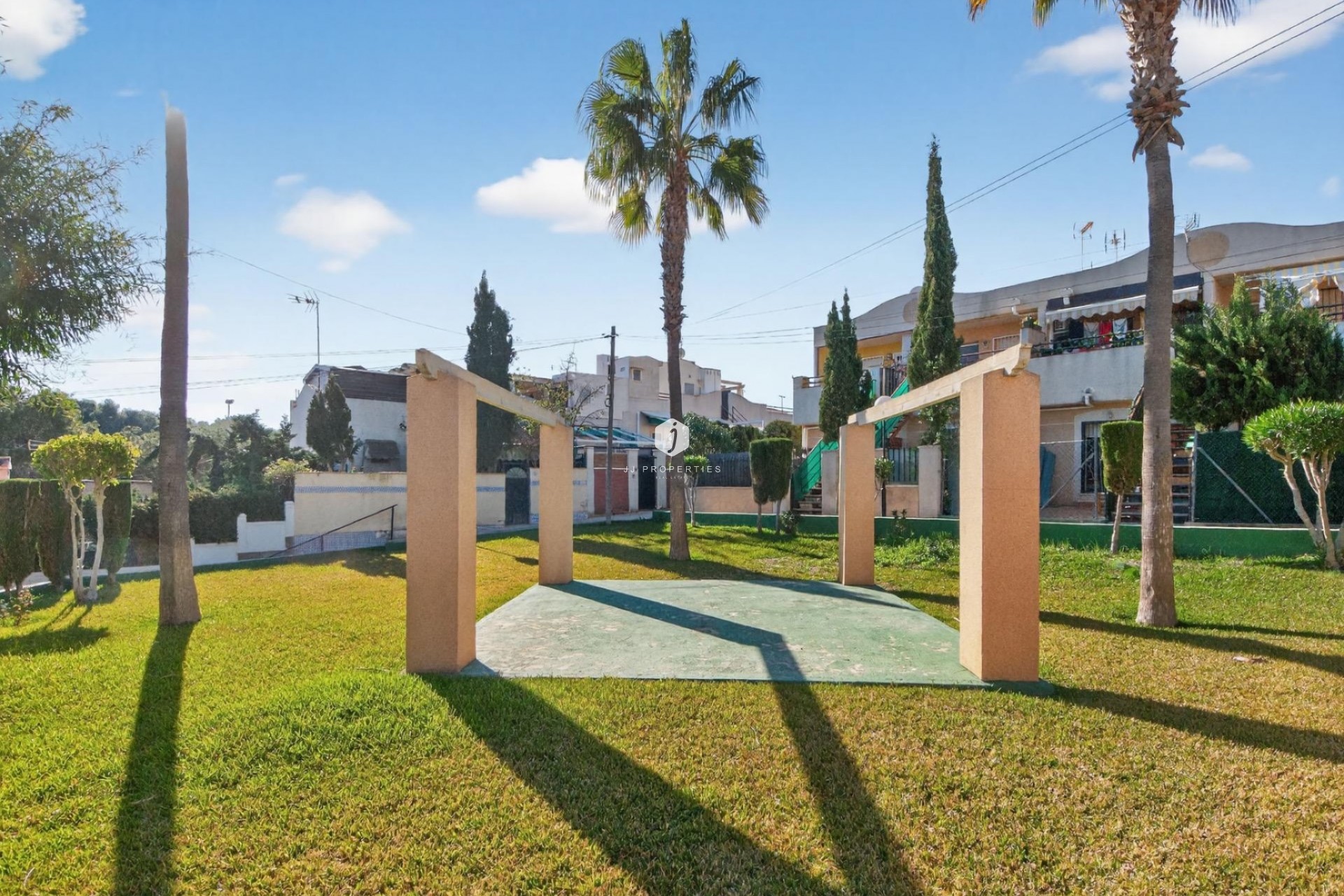 Lange Termijn Verhuur - duplex -
Torrevieja - Lago jardin