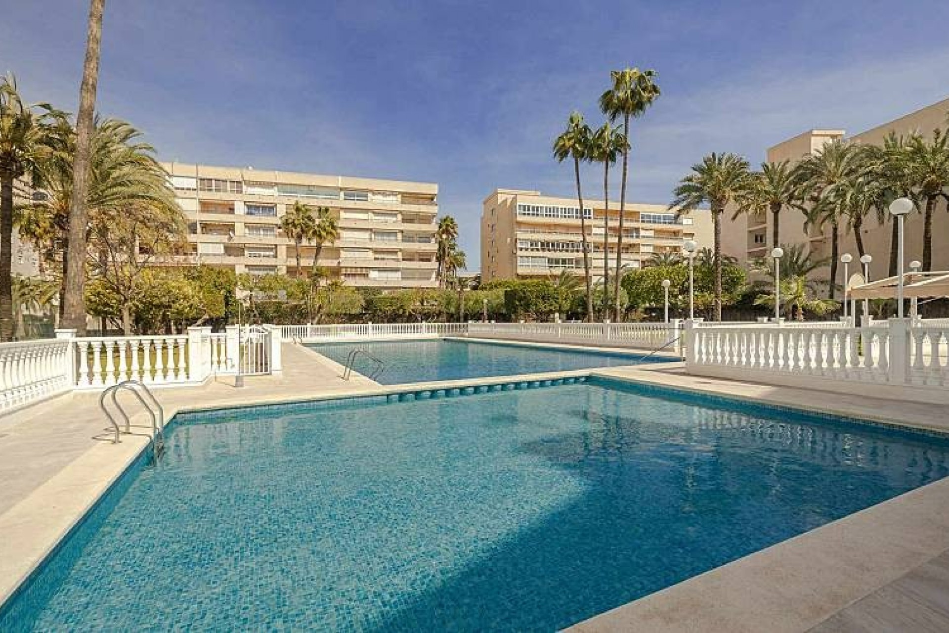 Long Term Rental - Apartment / flat -
Torrevieja - Playa de los locos