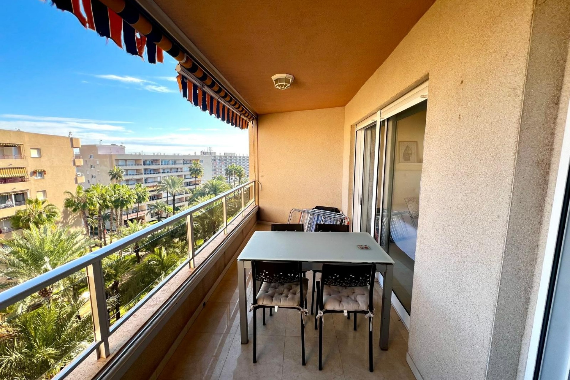 Long Term Rental - Apartment / flat -
Torrevieja - Playa de los locos