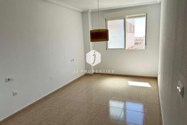Mieszkanie w bloku - Z drugiej ręki - Torrevieja -
                Centro