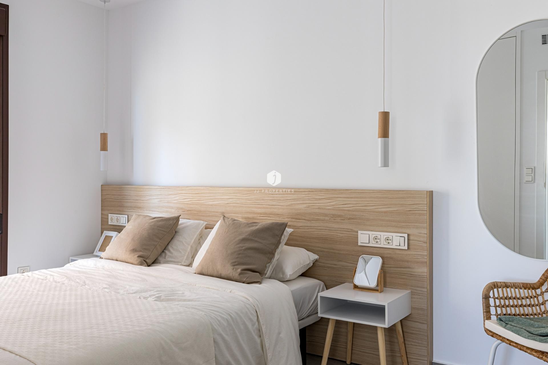 Neue Gebäude - Bungalow -
Pilar de la Horadada - pueblo