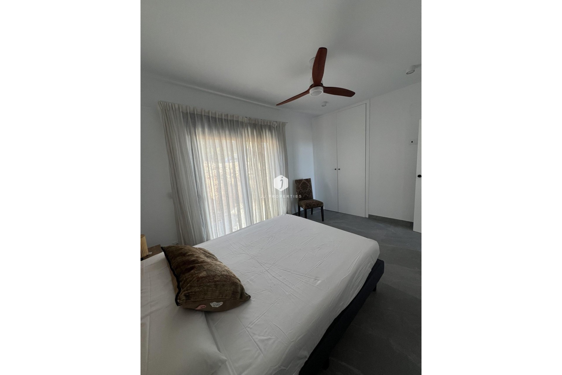 Neue Gebäude - Chalet -
Polop - PAU1