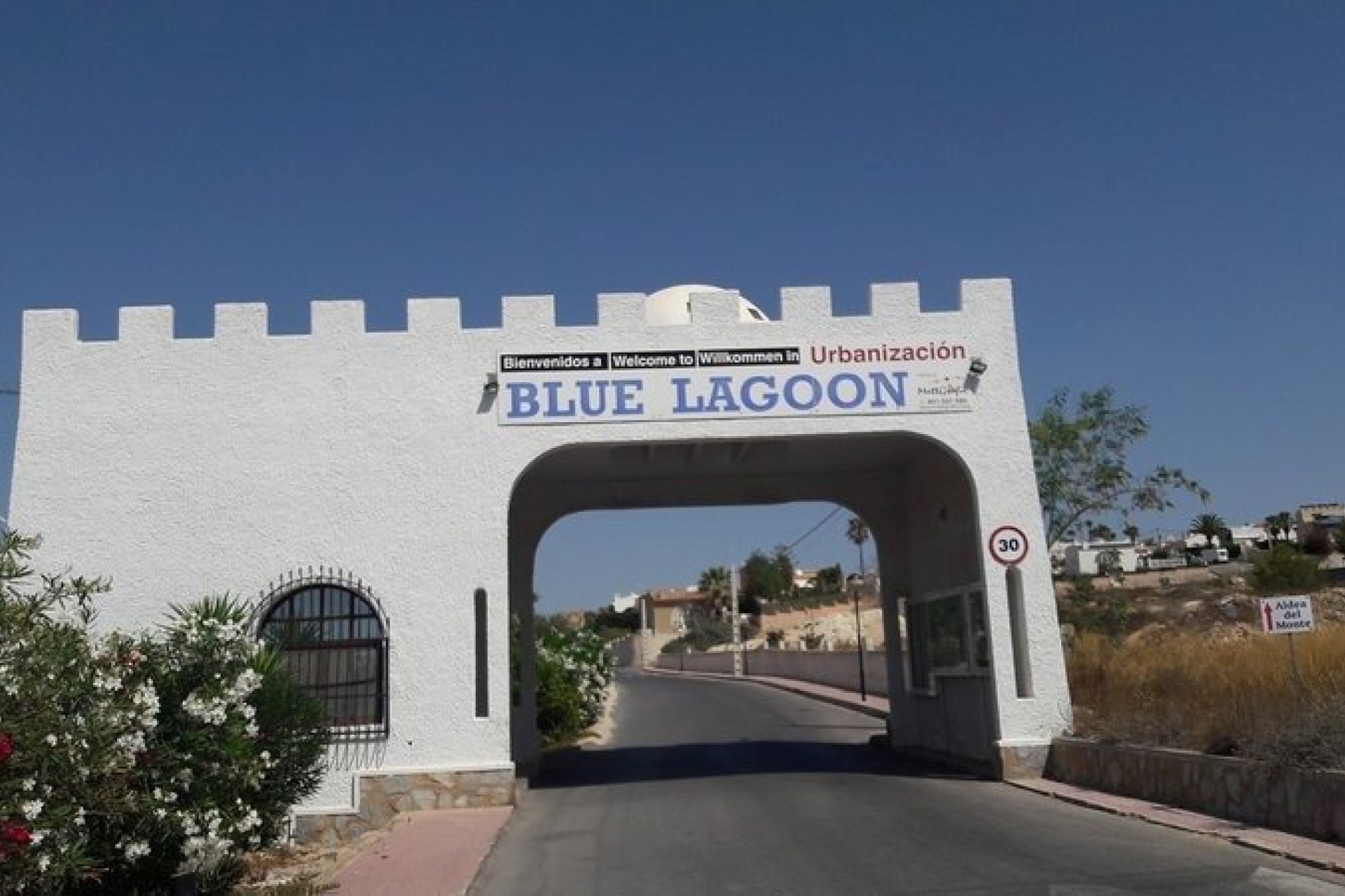 Neue Gebäude - Chalet -
San Miguel de Salinas - Blue Lagoon