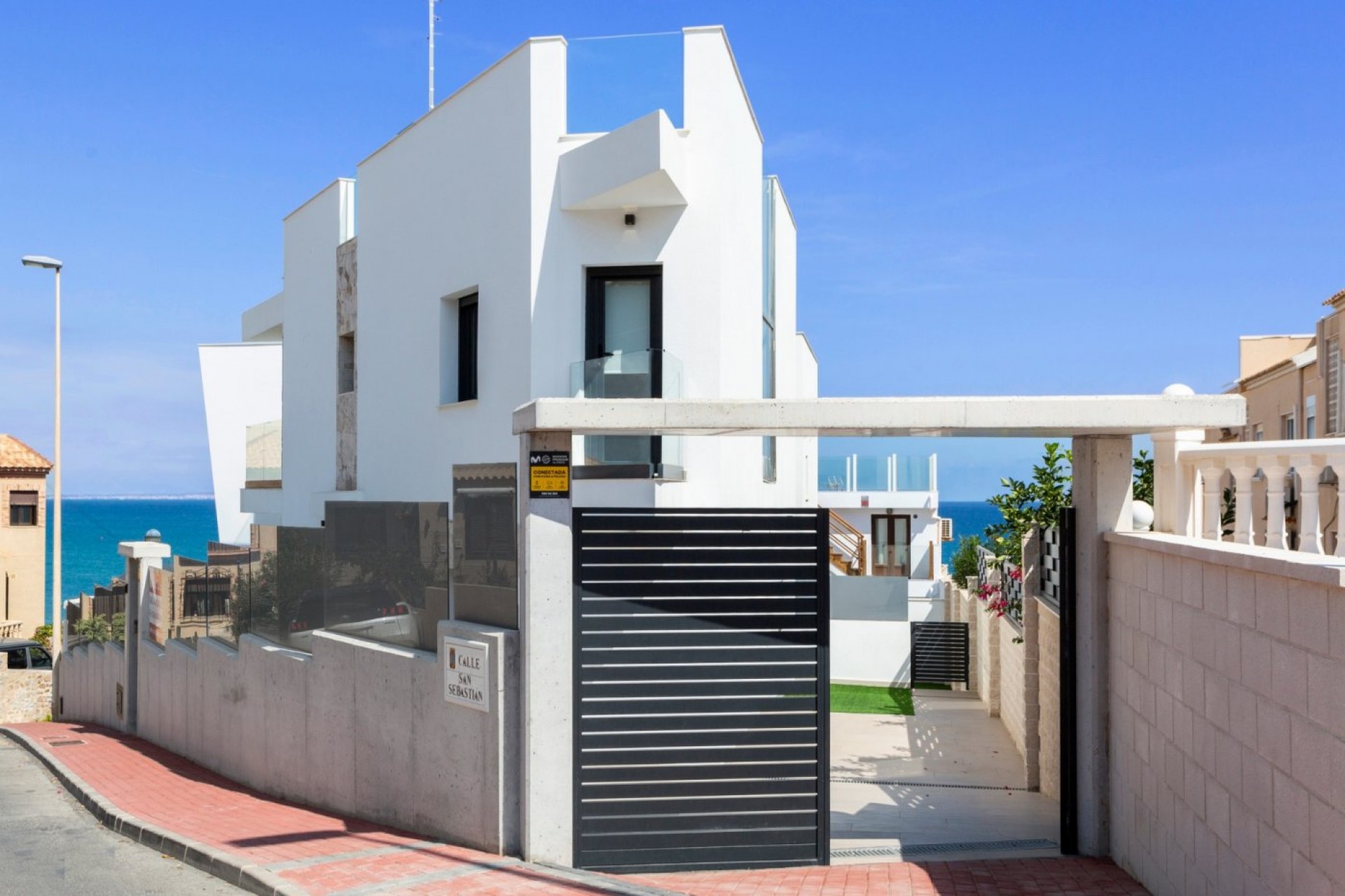 Neue Gebäude - Chalet -
Torrevieja - Torrejón