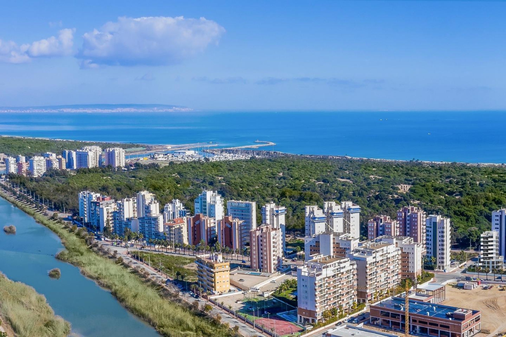 Neue Gebäude - Penthouse -
Guardamar del Segura - puerto deportivo