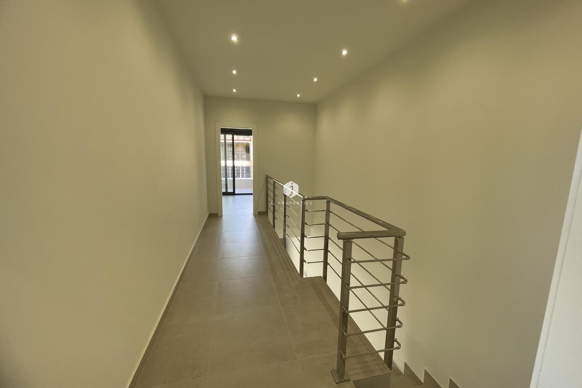 Neue Gebäude - Villa -
Almoradí - Heredades