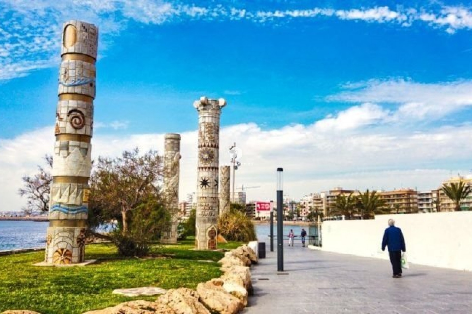 Neue Gebäude - Villa -
Torrevieja - aguas nuevas