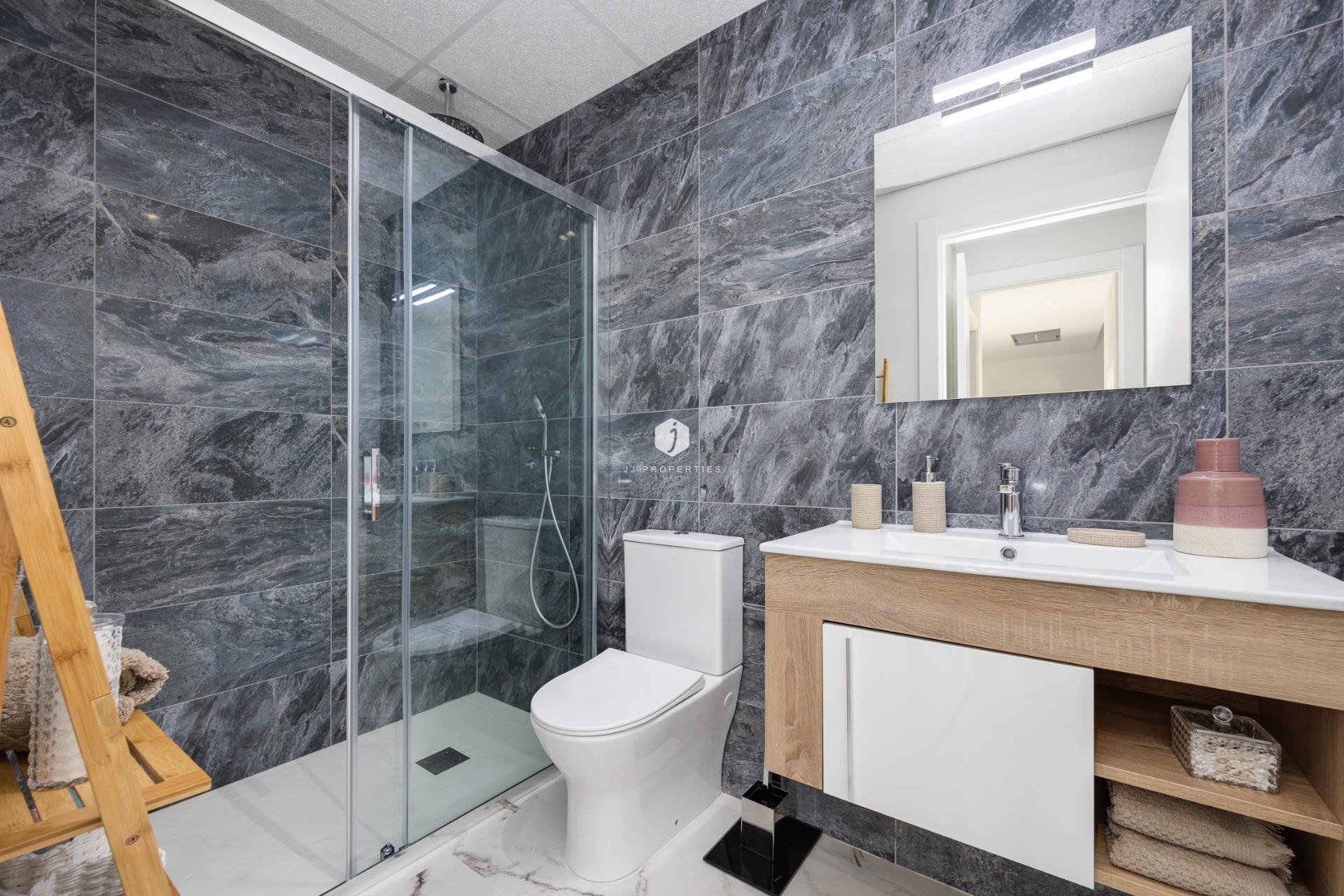 Neue Gebäude - Wohnung -
San Miguel de Salinas - Pueblo