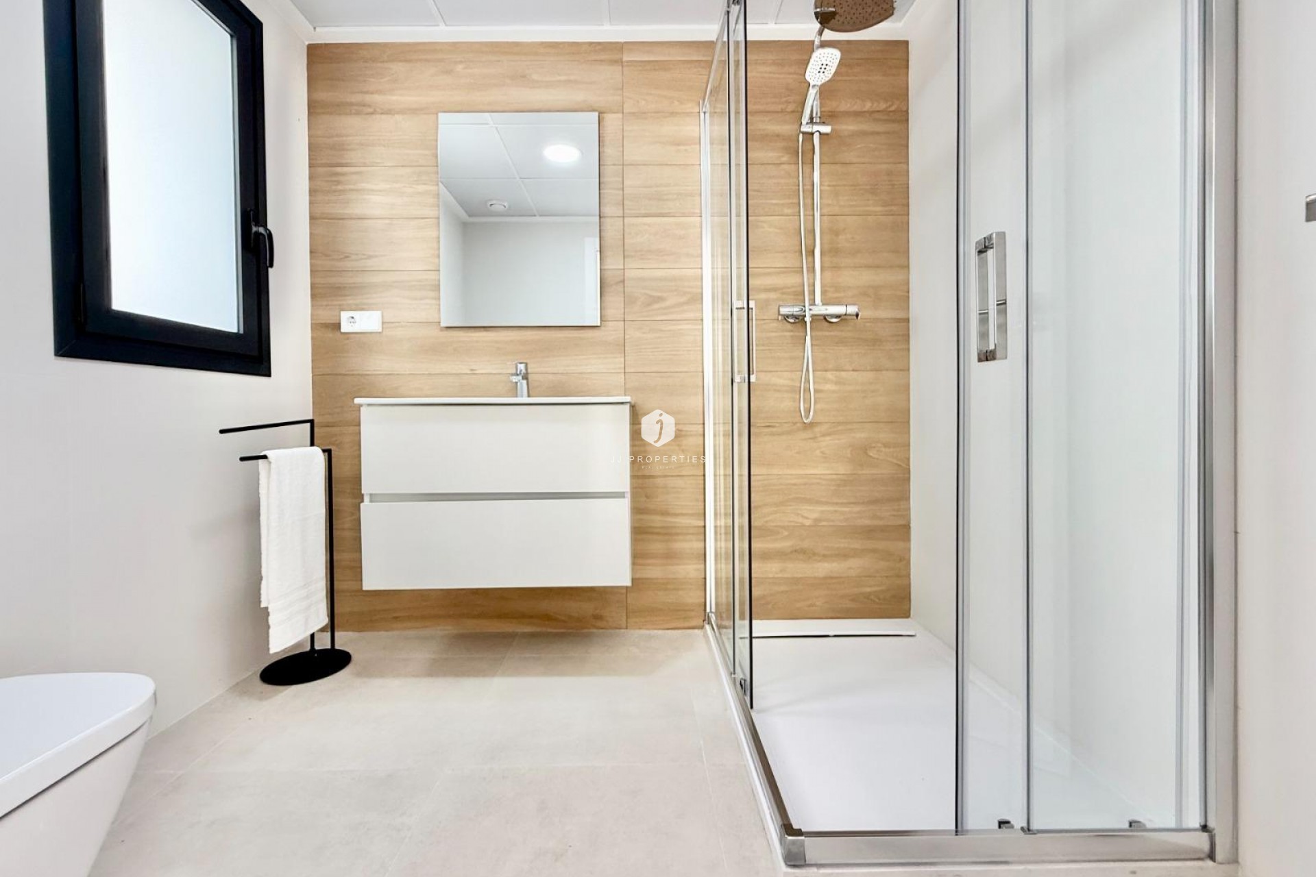 New Build - Chalet -
Cox - San Fernando