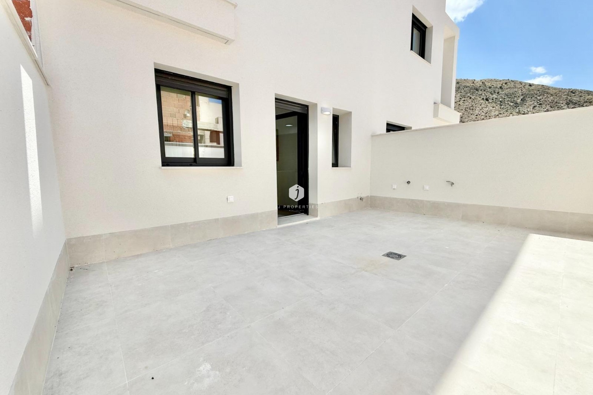 Nouvelle construction - Chalet -
Cox - San Fernando