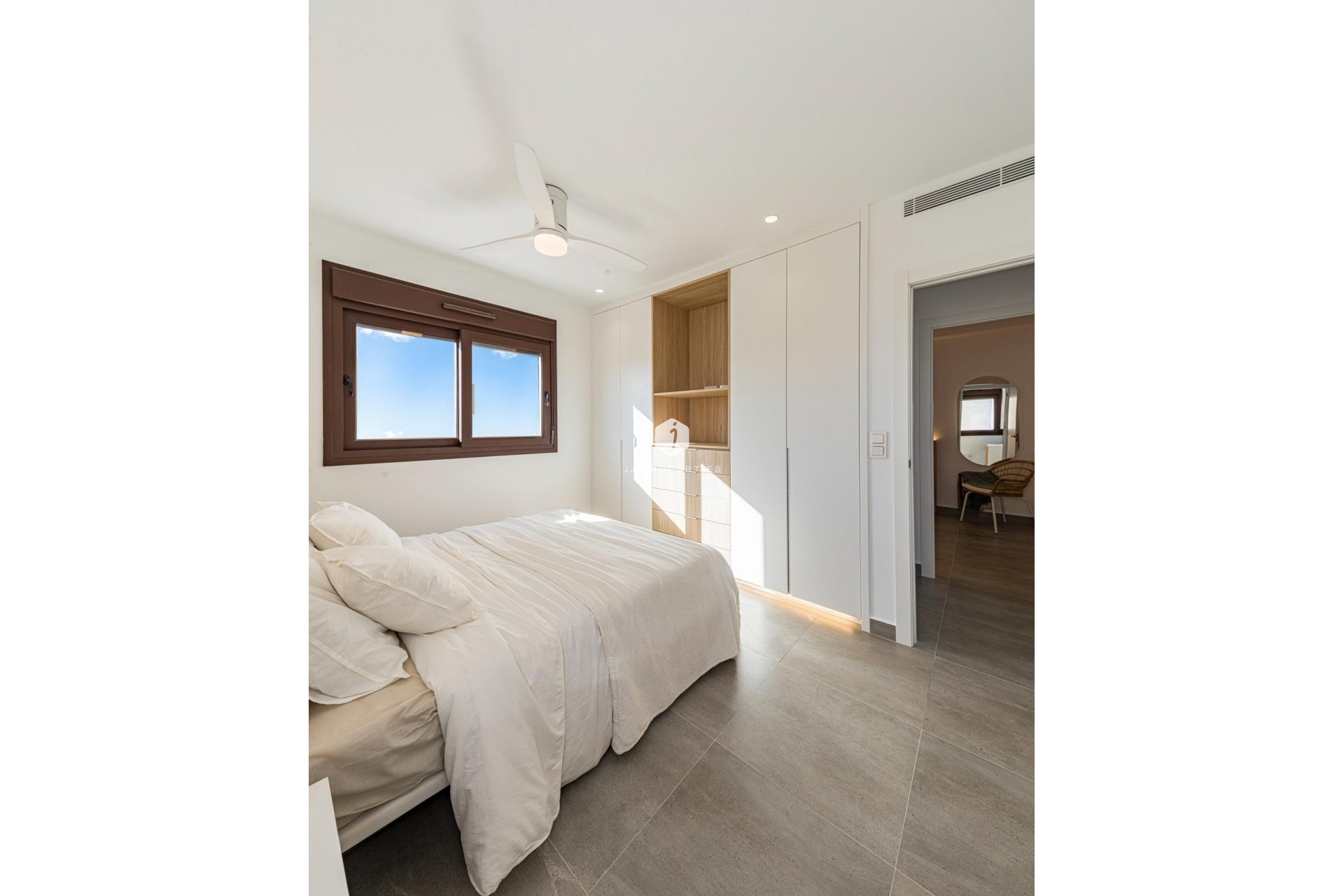 Nowy budynek - Bungalow -
Pilar de la Horadada - pueblo