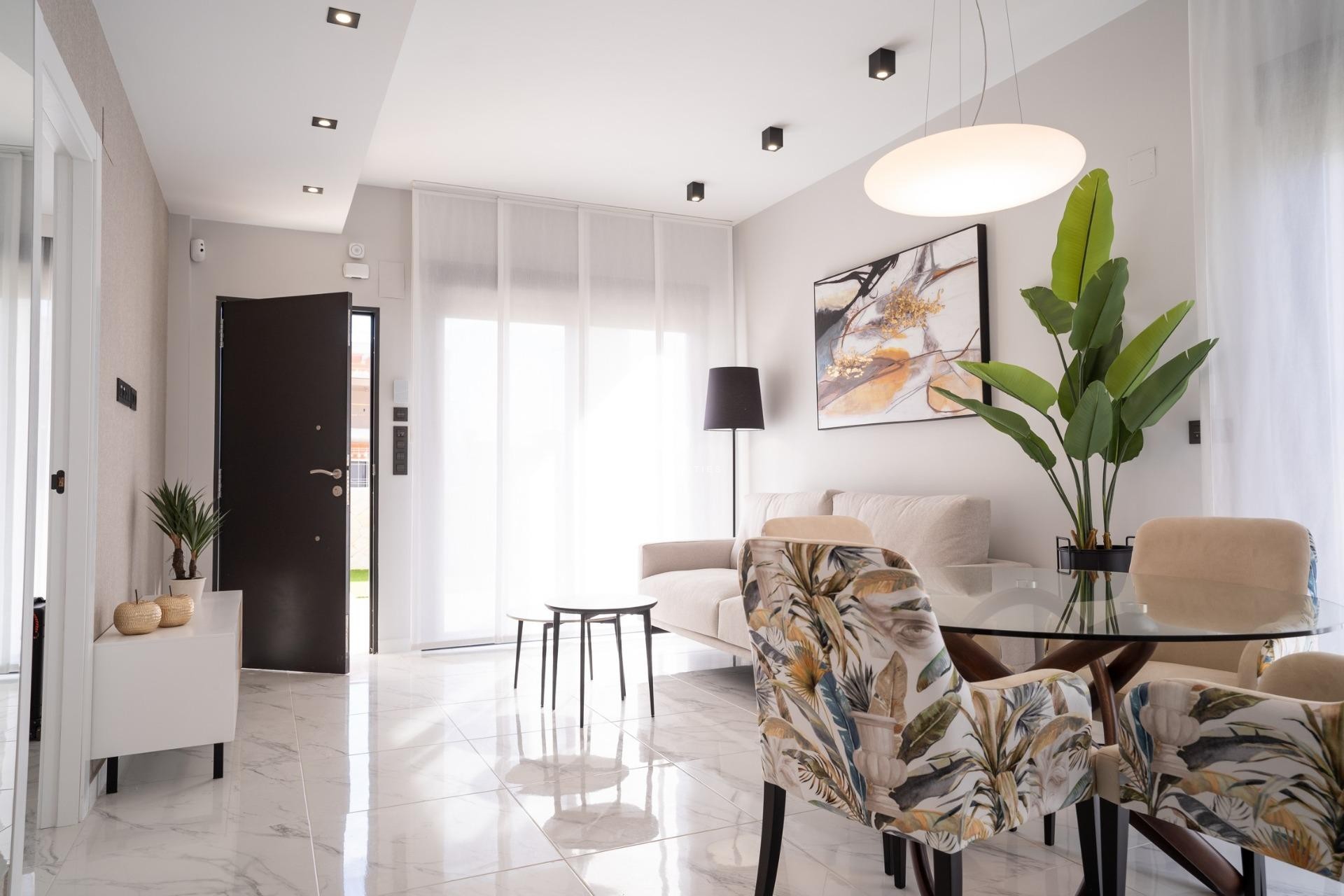 Nowy budynek - Bungalow -
Pilar de la Horadada - pueblo