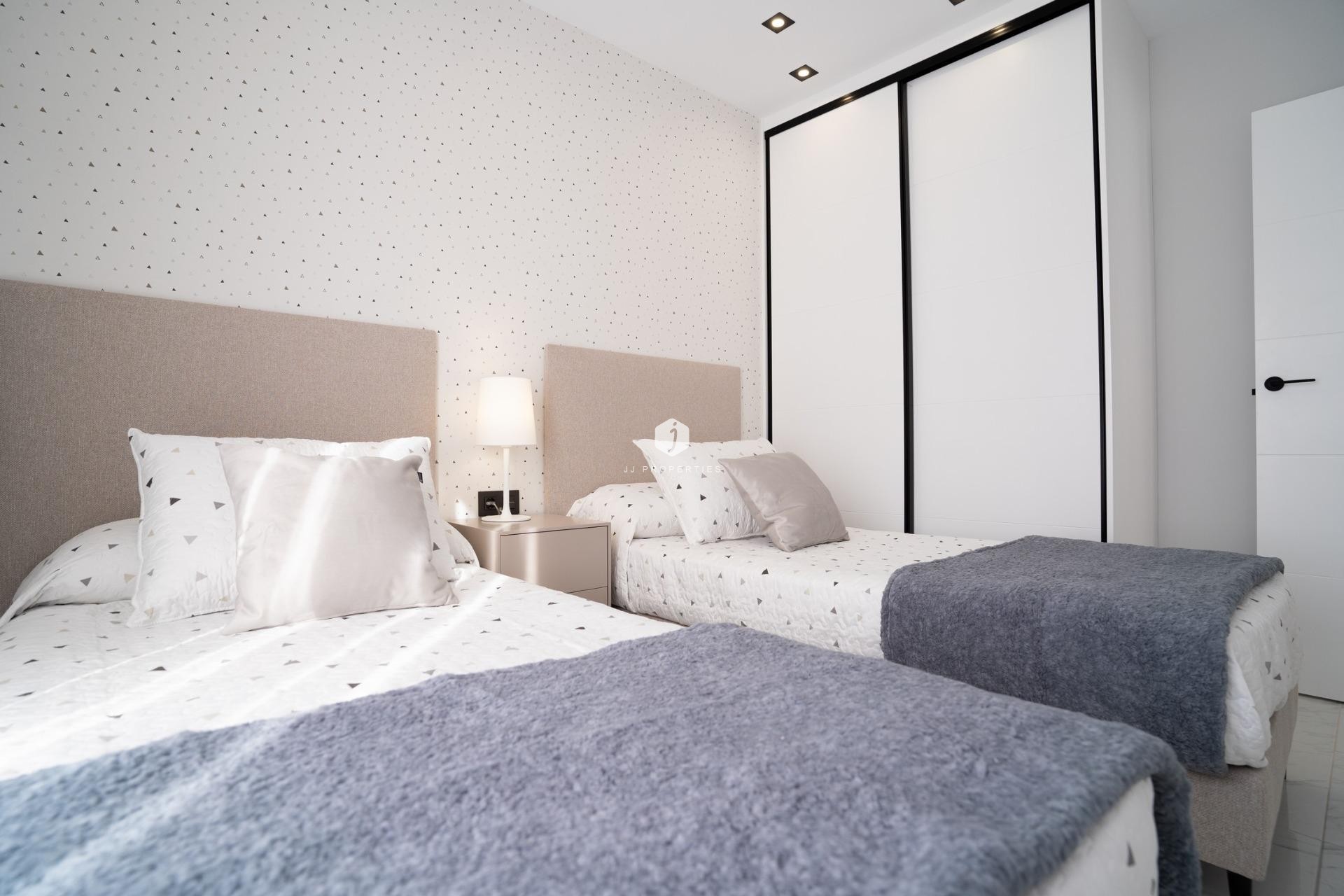 Nowy budynek - Bungalow -
Pilar de la Horadada - pueblo