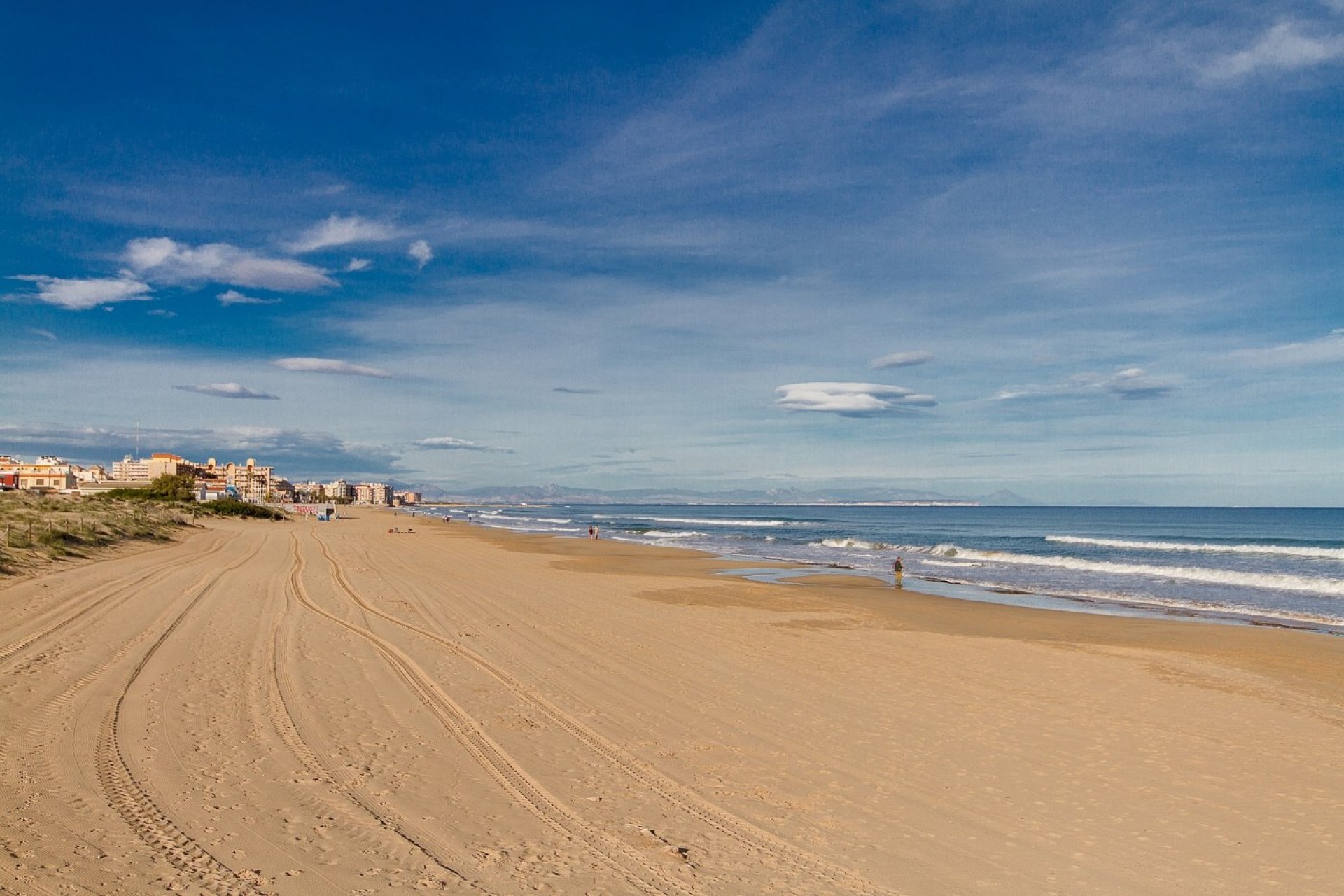 Nowy budynek - Daszek -
Torrevieja - La Mata