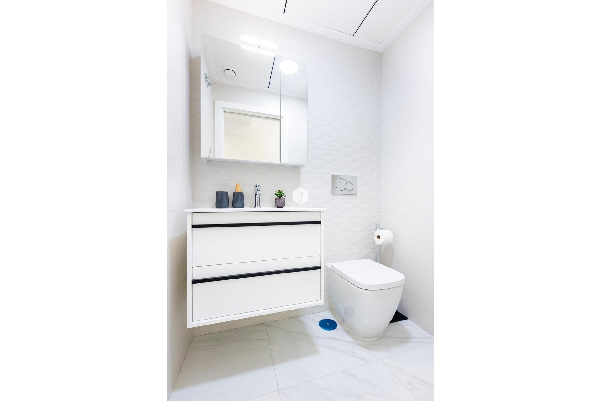 Nowy budynek - Mieszkanie w bloku -
Jacarilla - pueblo