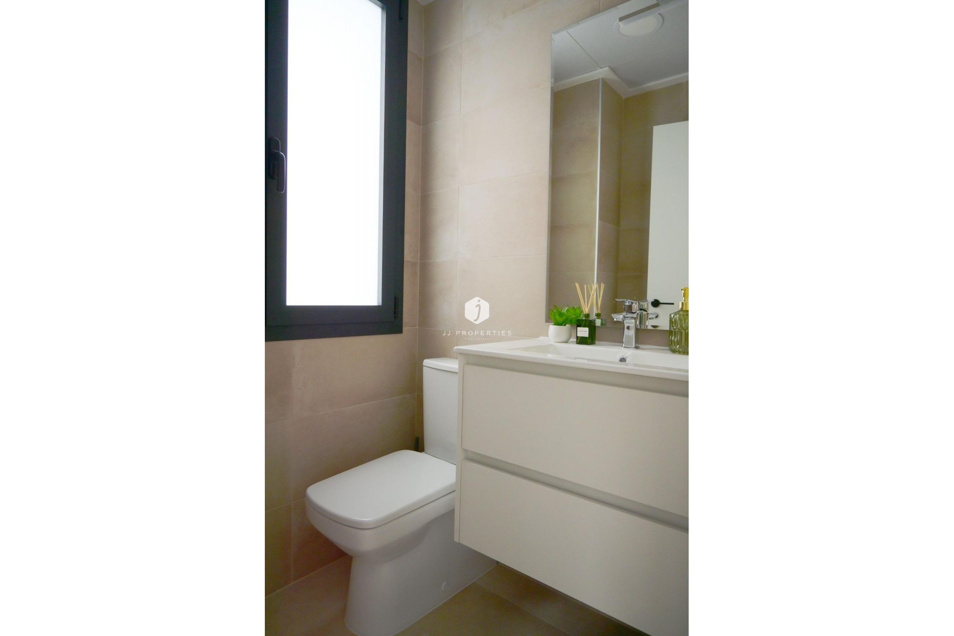 Nowy budynek - Szalet -
Dolores - polideportivo