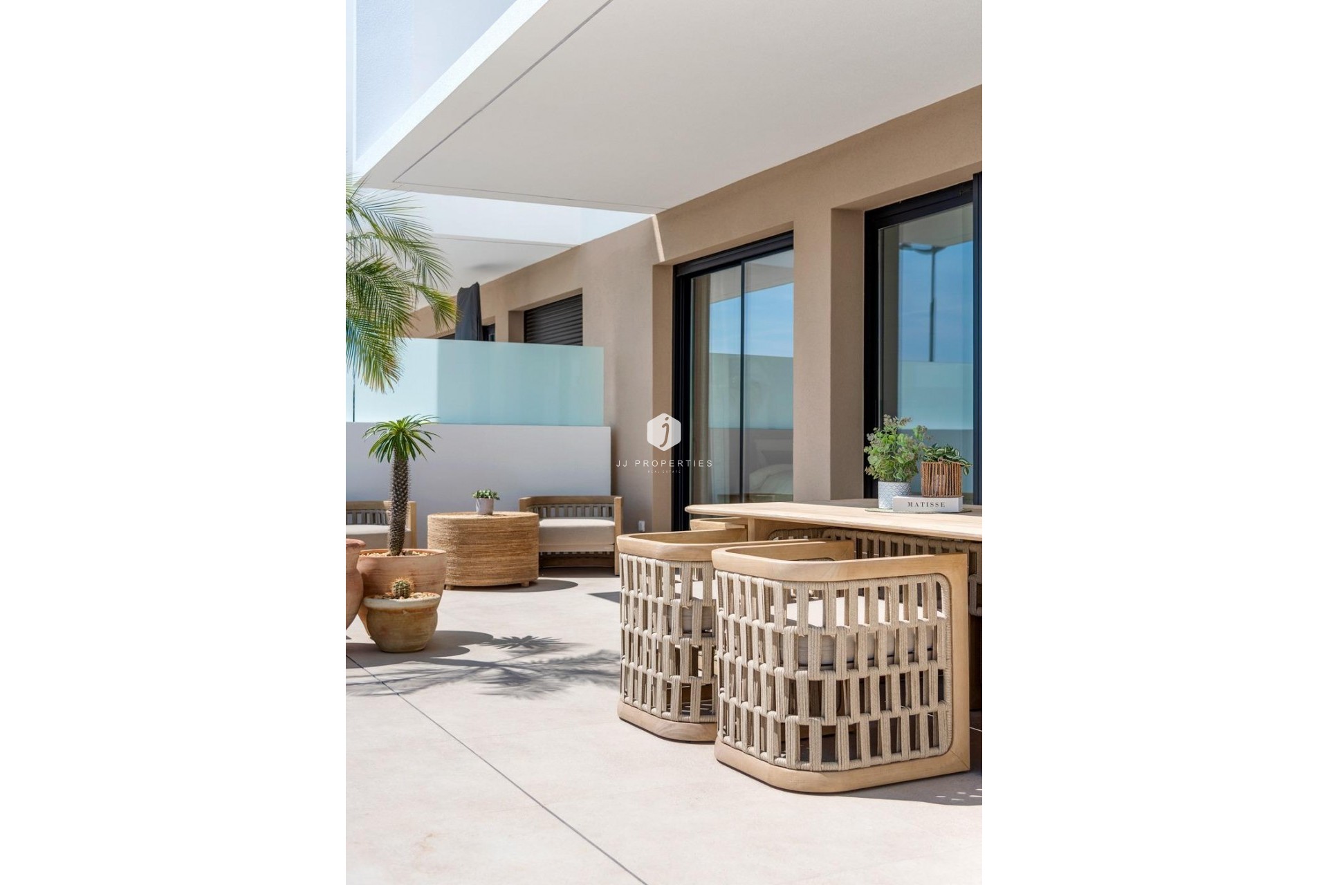 Nowy budynek - Szalet -
Dolores - Sector 3