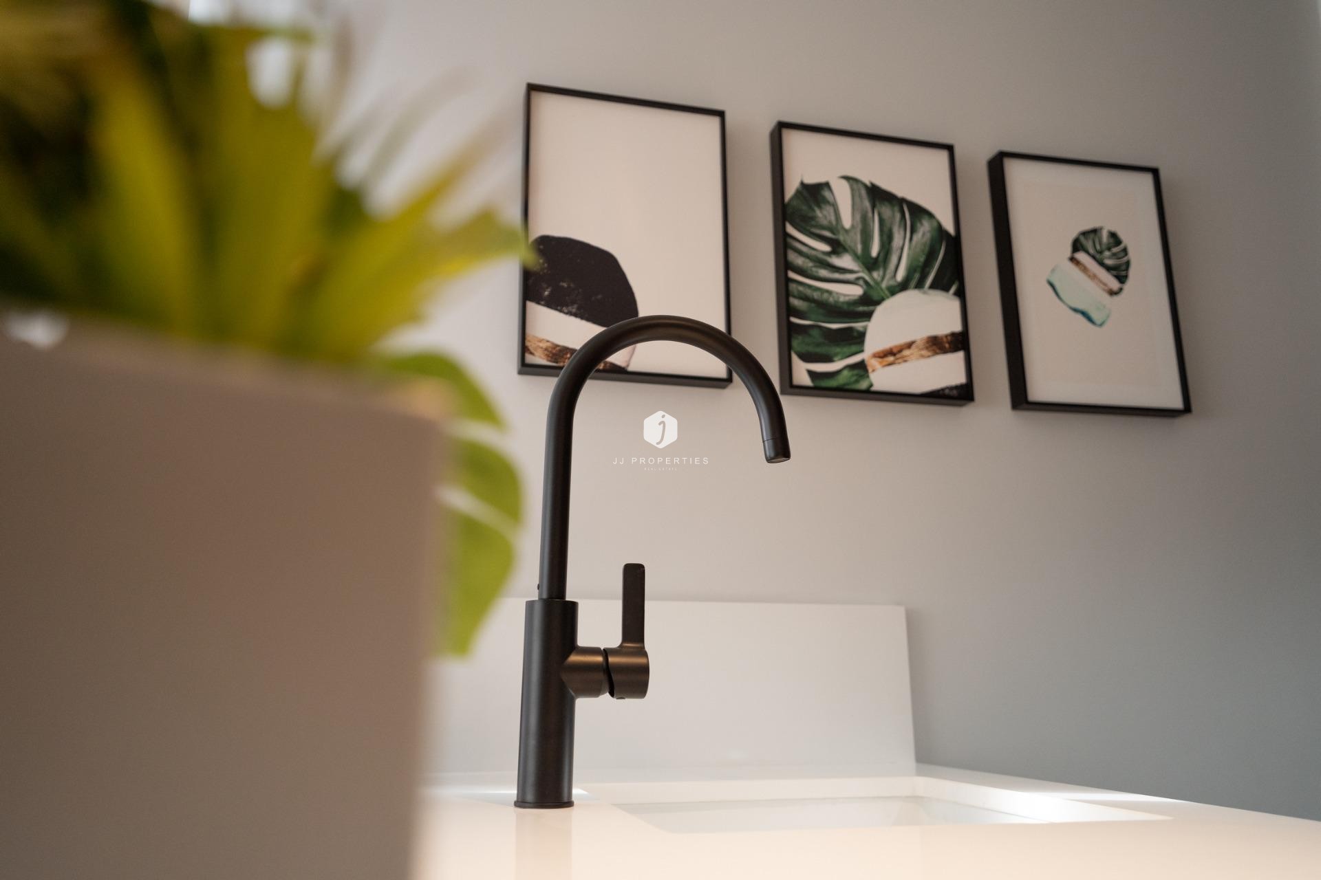 Nowy budynek - Szalet -
Orihuela Costa - Entre golf