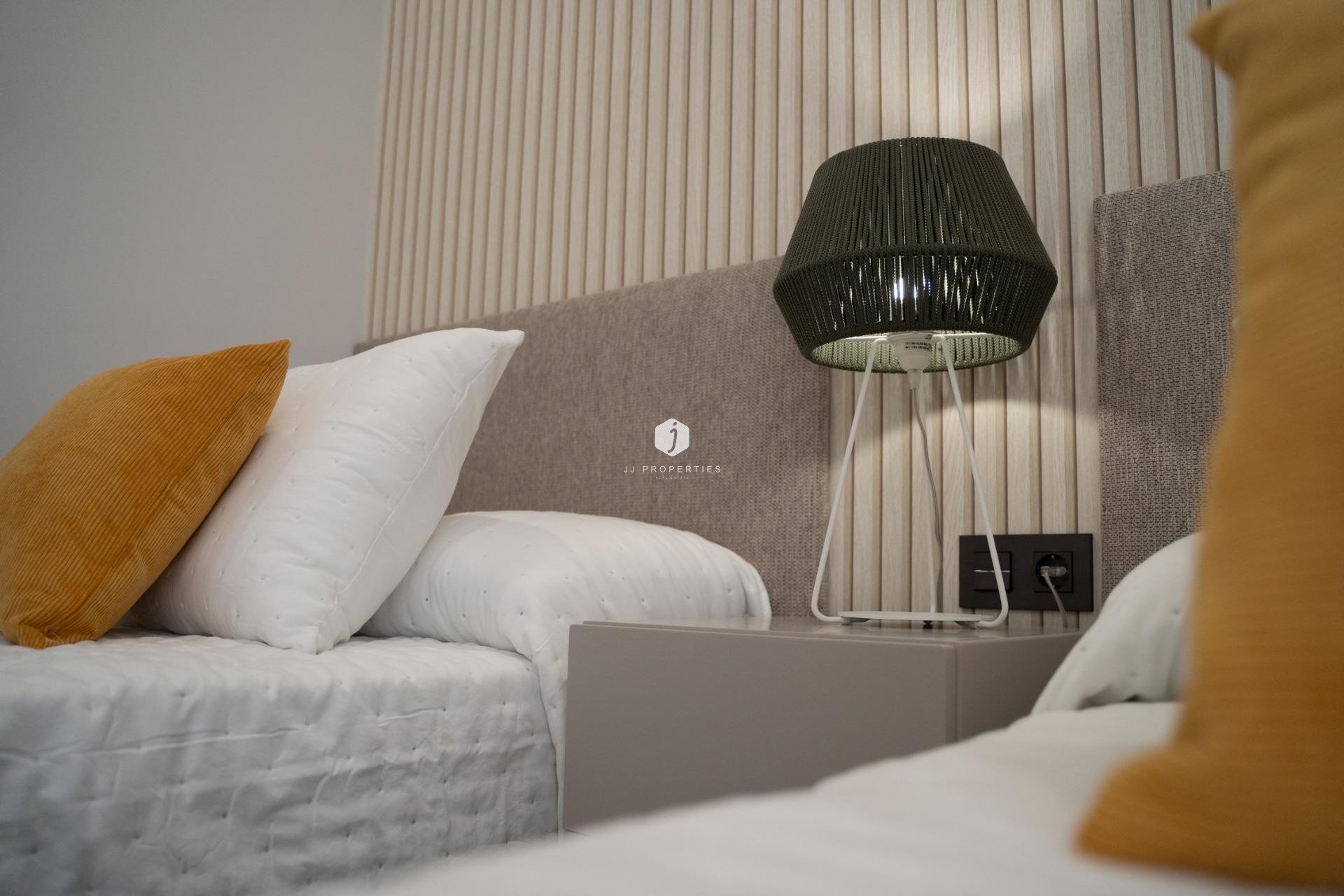 Nowy budynek - Szalet -
Orihuela Costa - Entre golf