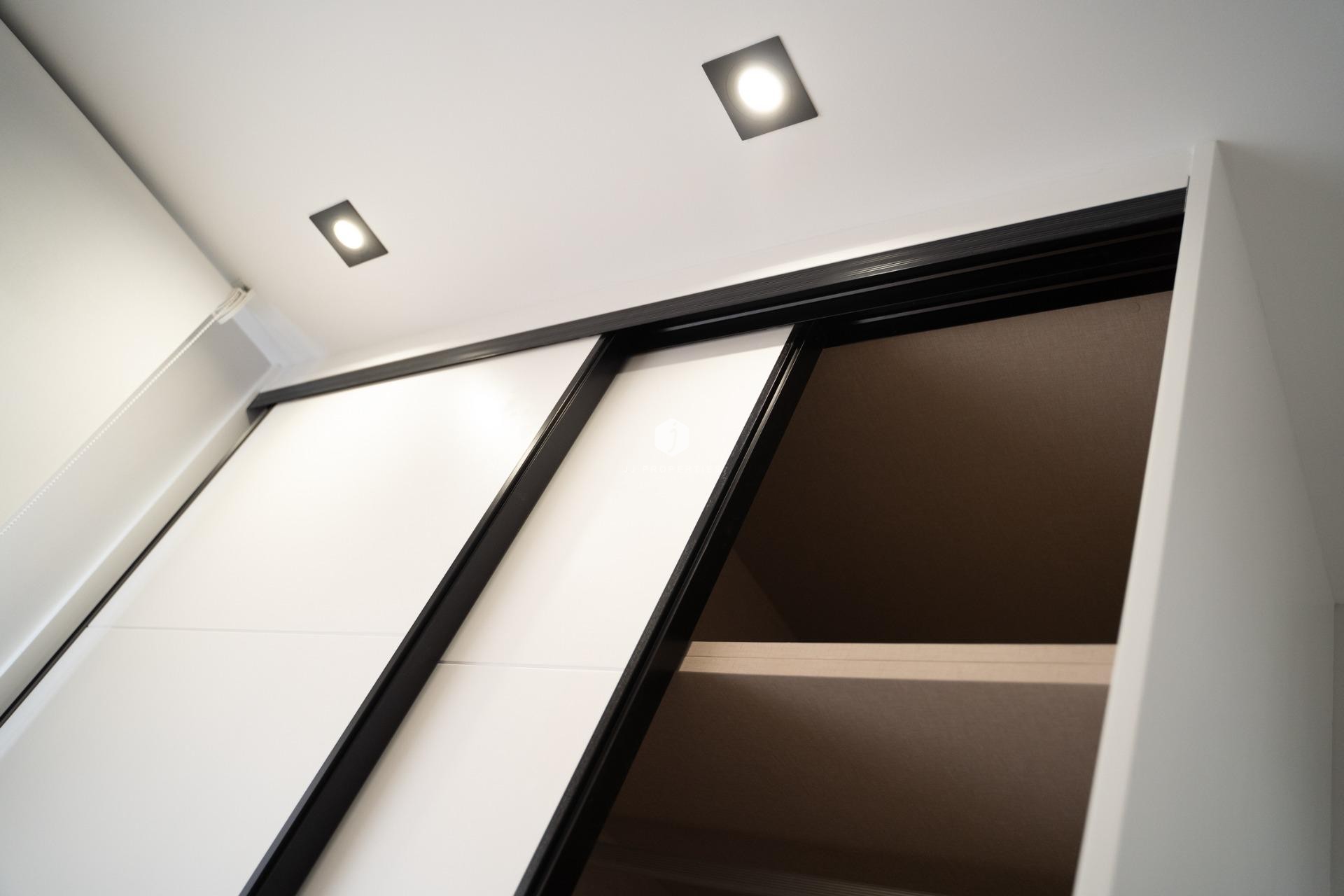 Nowy budynek - Szalet -
Orihuela Costa - Entre golf