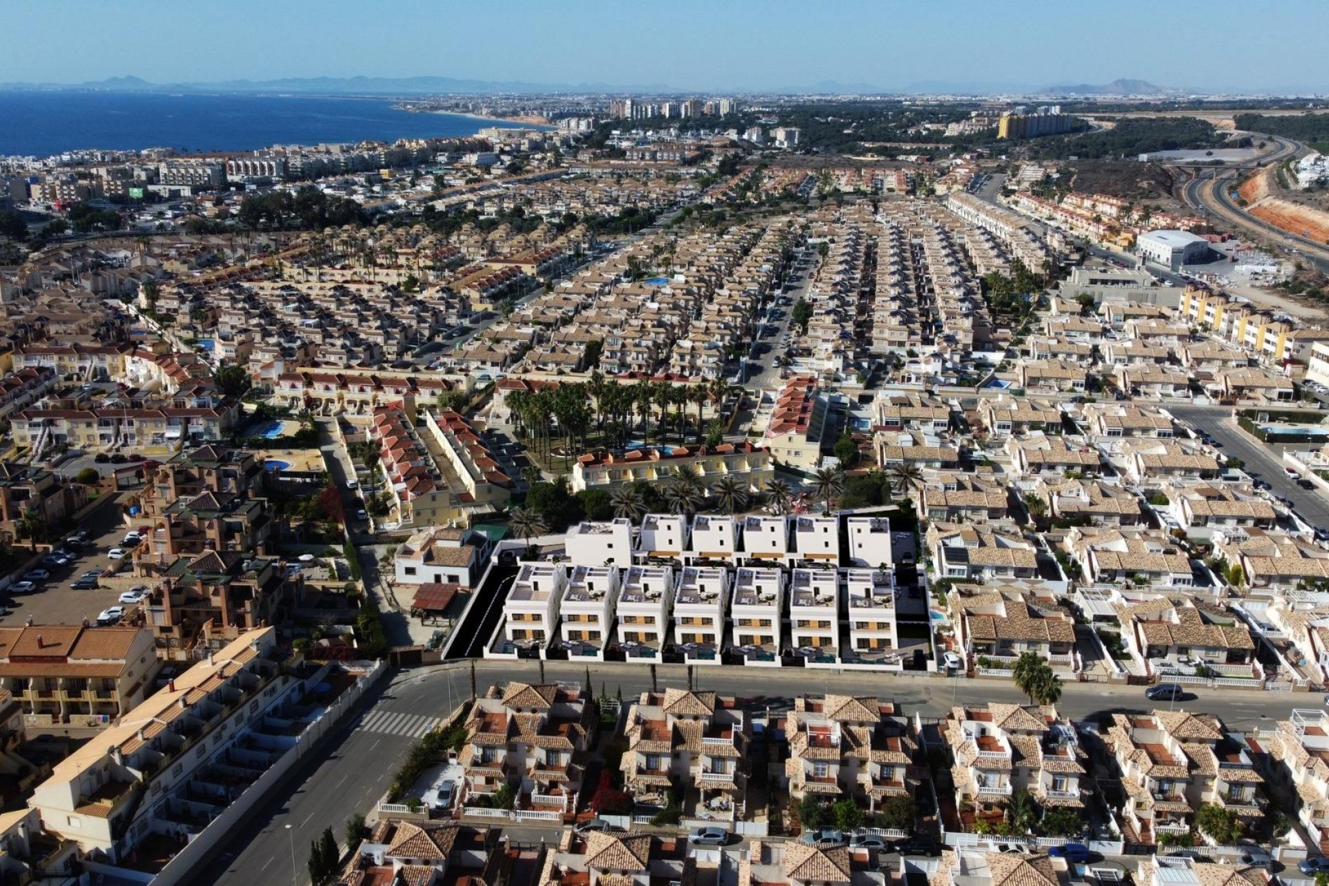 Nowy budynek - Szalet -
Orihuela Costa - La Zenia