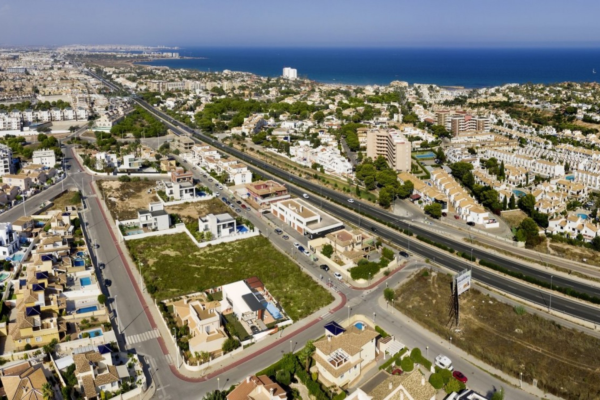 Nowy budynek - Szalet -
Orihuela Costa - La Zenia