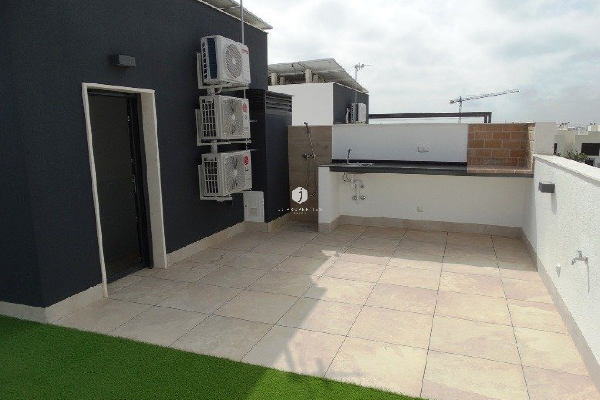 Nowy budynek - Szalet -
Pilar de la Horadada - pueblo