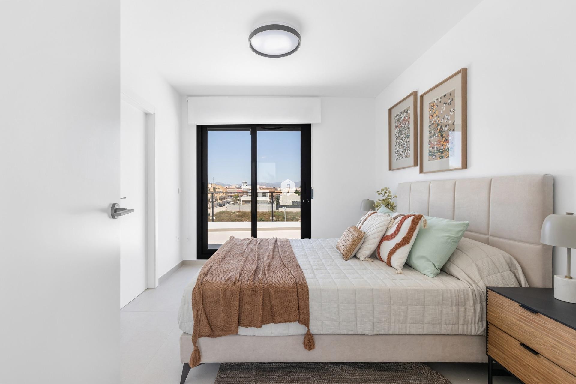 Nowy budynek - Szalet -
Rafal - pueblo