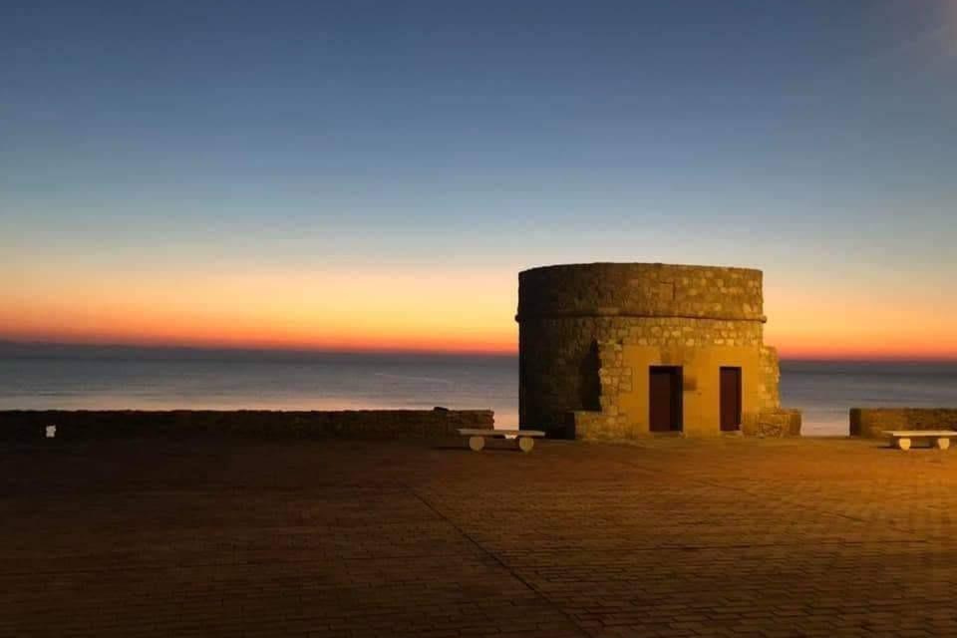 Nowy budynek - Szalet -
Torrevieja - aguas nuevas