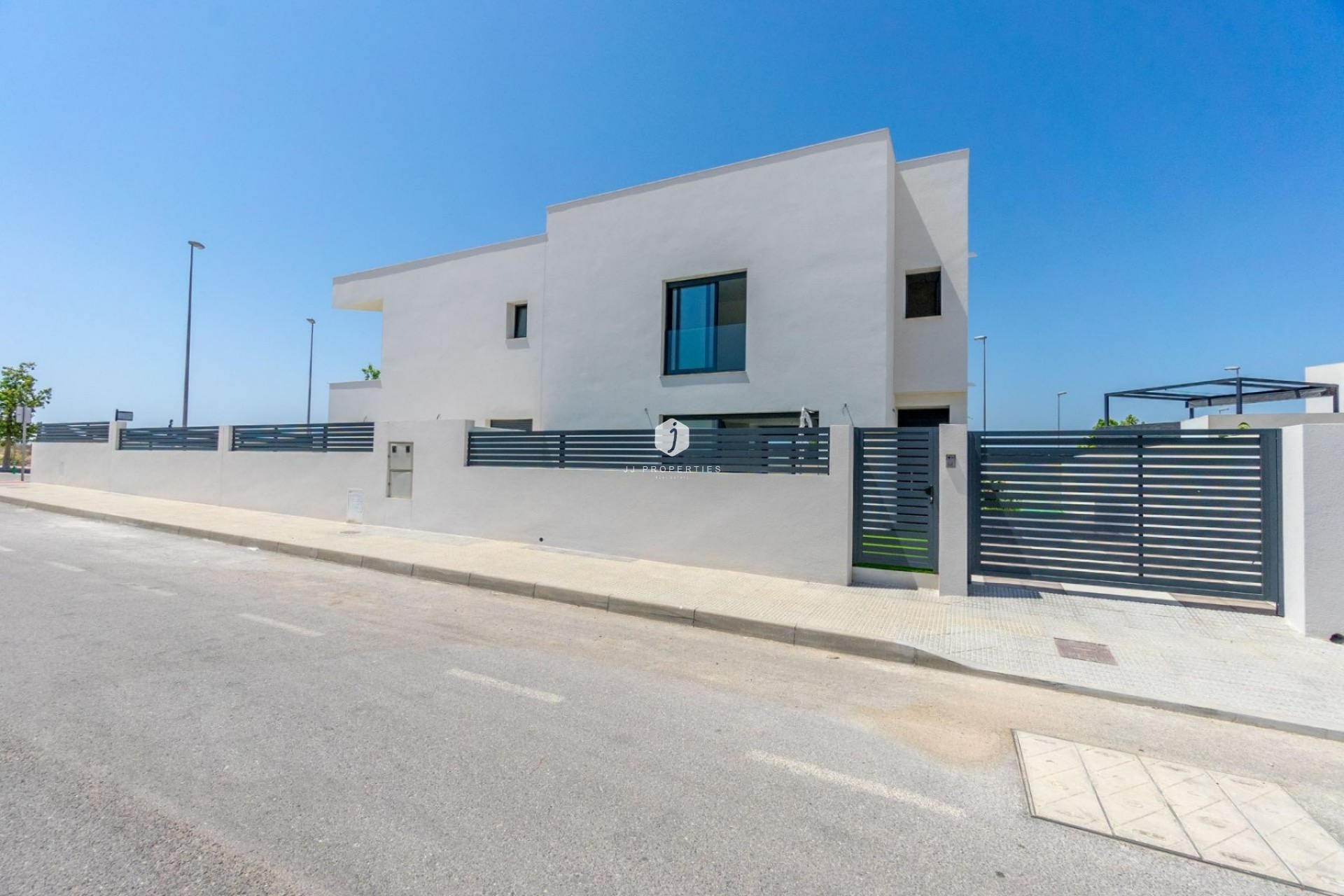 Nowy budynek - Villa -
Benijofar