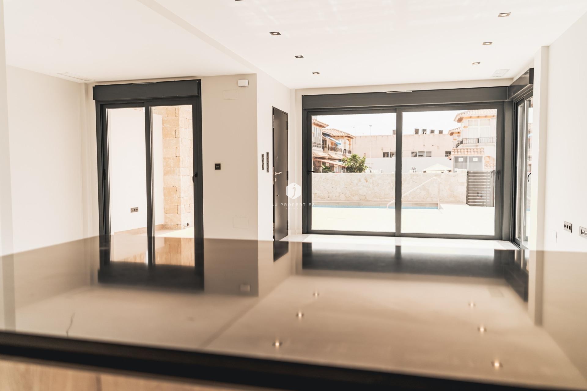 Nowy budynek - Villa -
Orihuela Costa - Punta Prima