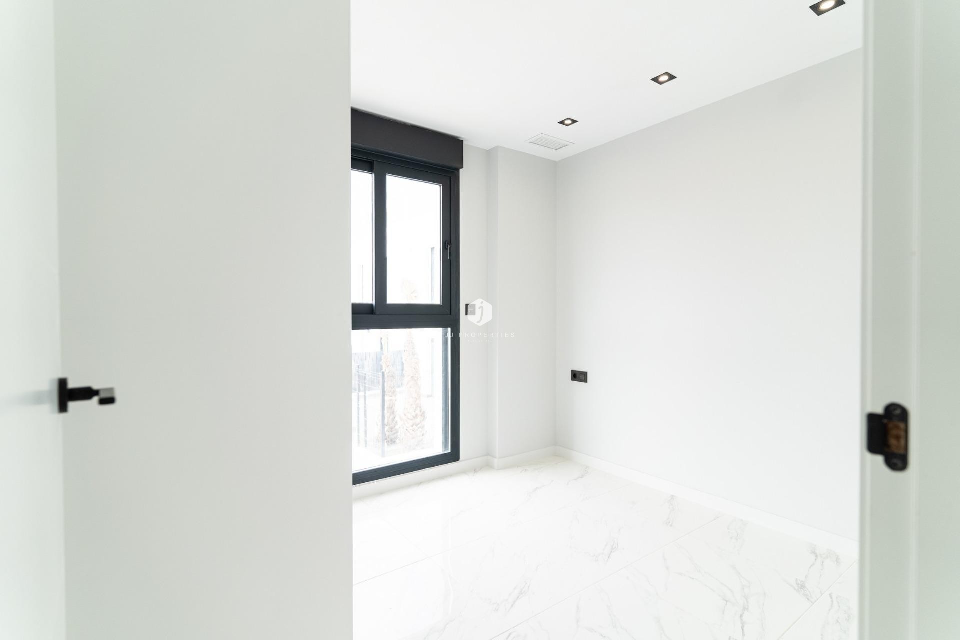 Nowy budynek - Villa -
Orihuela Costa - Punta Prima