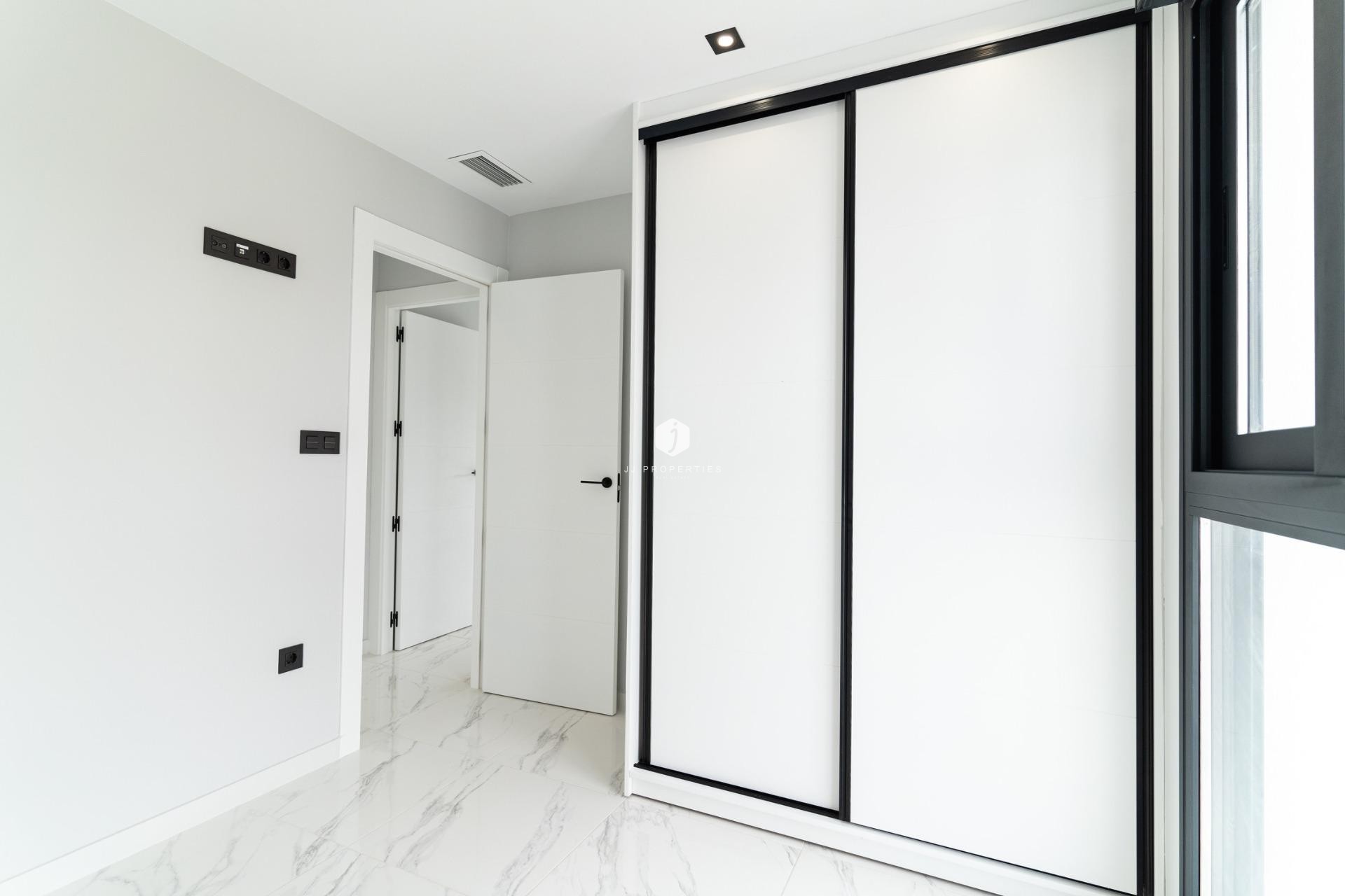 Nowy budynek - Villa -
Orihuela Costa - Punta Prima